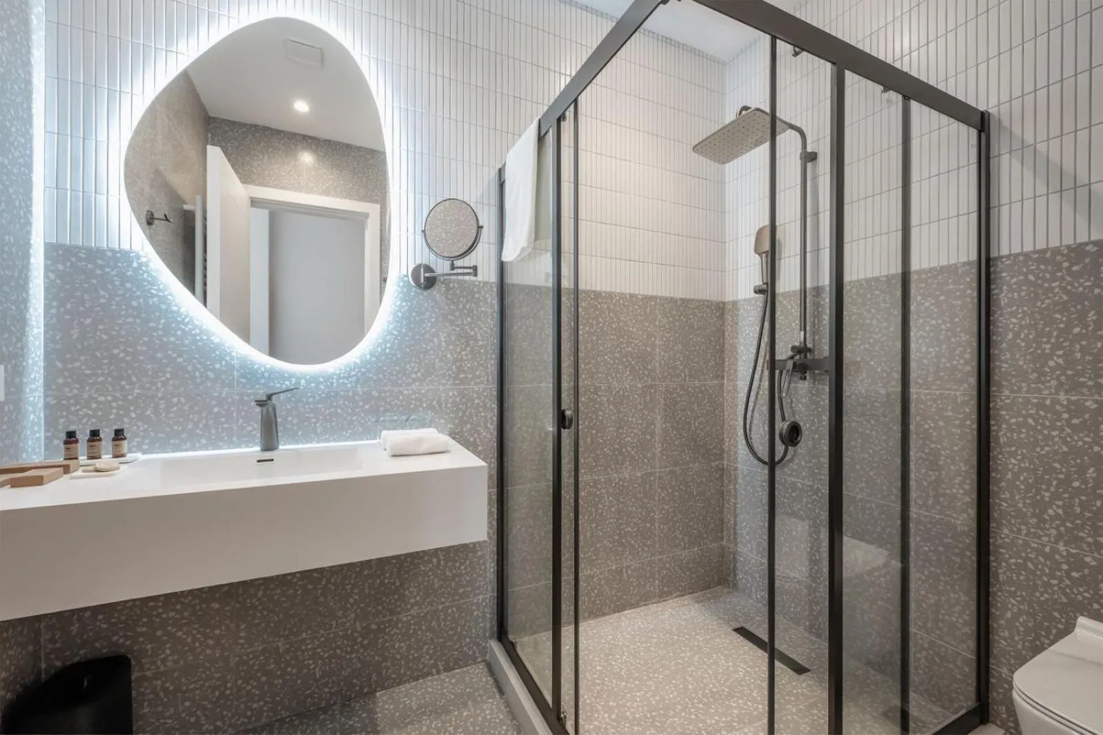 Shower in Artifact Apart Hotel