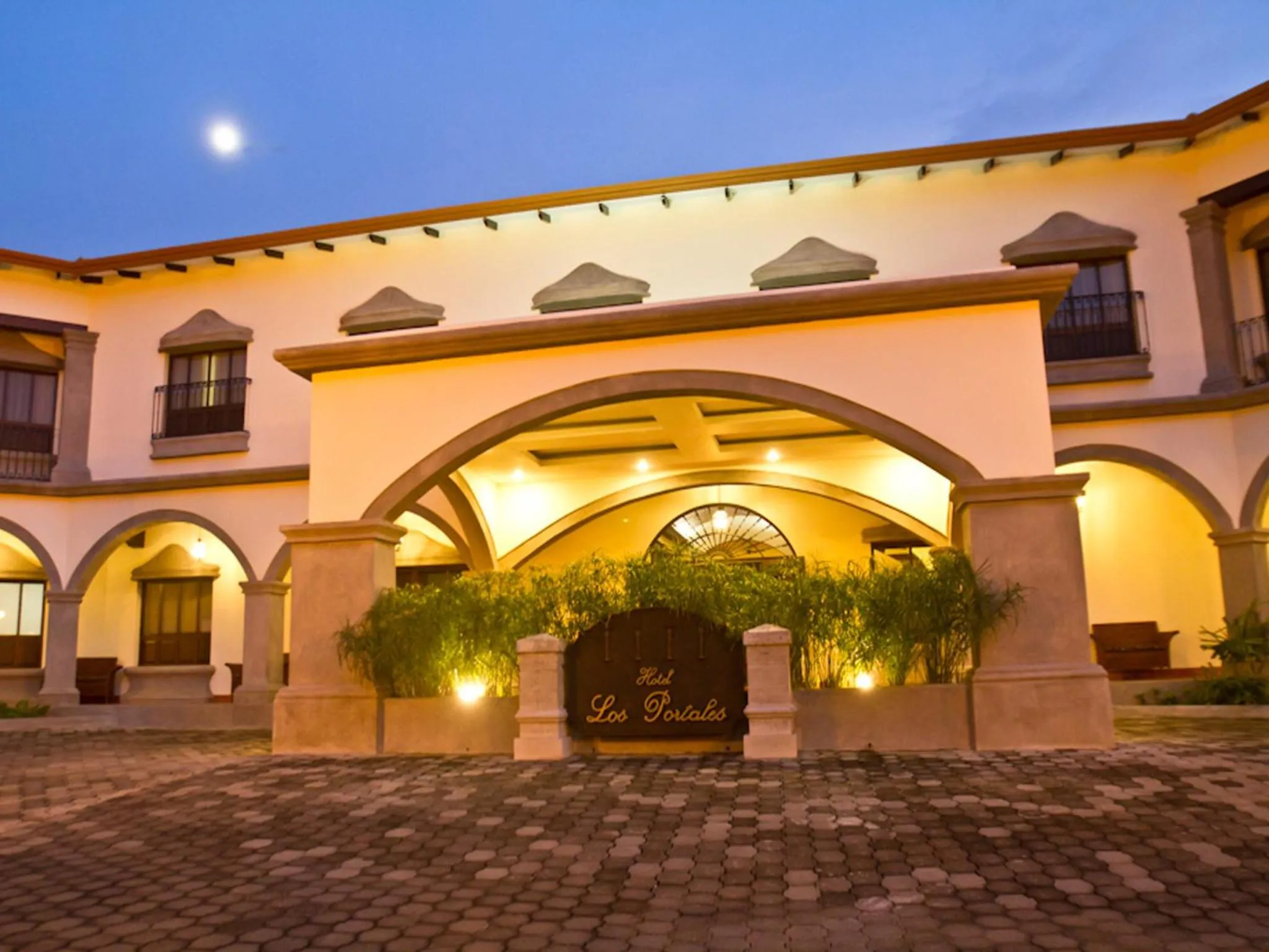 Property building in Hotel Los Portales