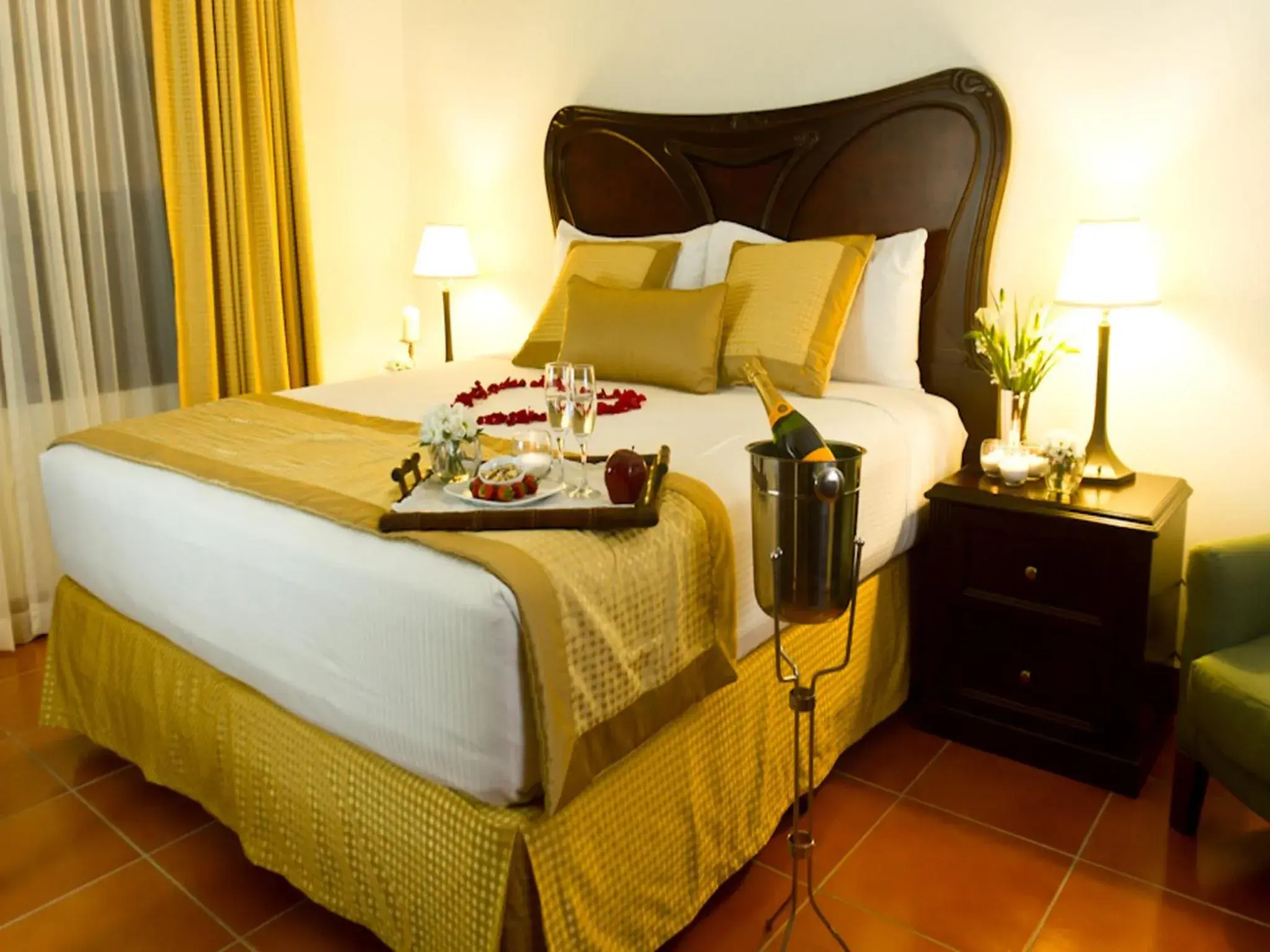Deluxe King Room - single occupancy in Hotel Los Portales Deluxe King Room - single occupancy in Hotel Los Portales