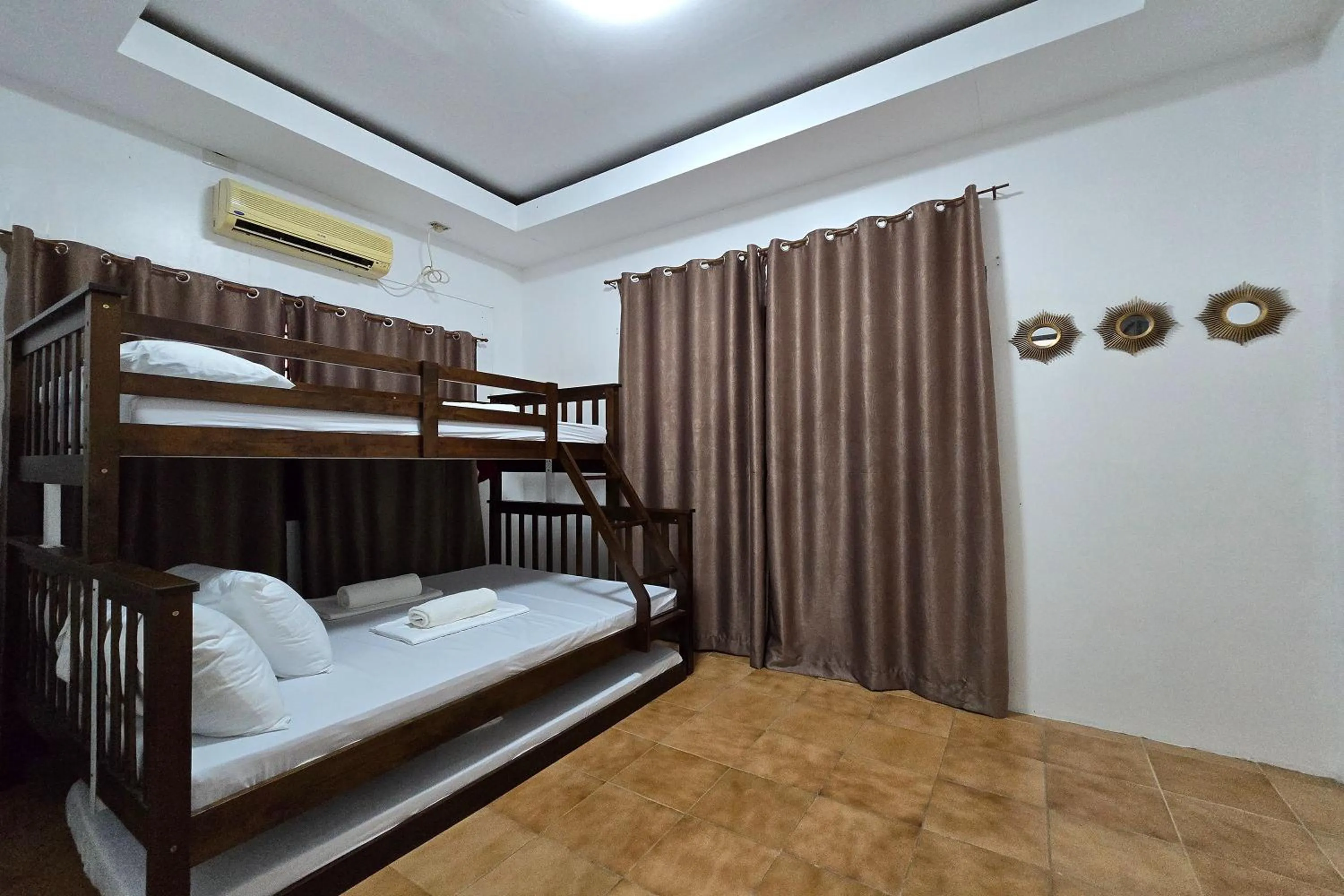Bedroom, Bed in Grand Villa Laguna