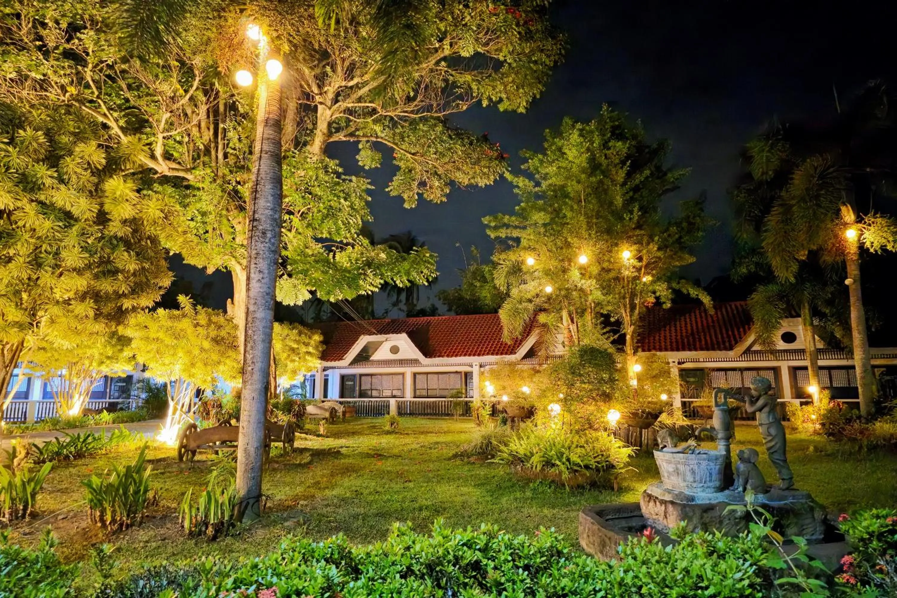 Garden view in Grand Villa Laguna