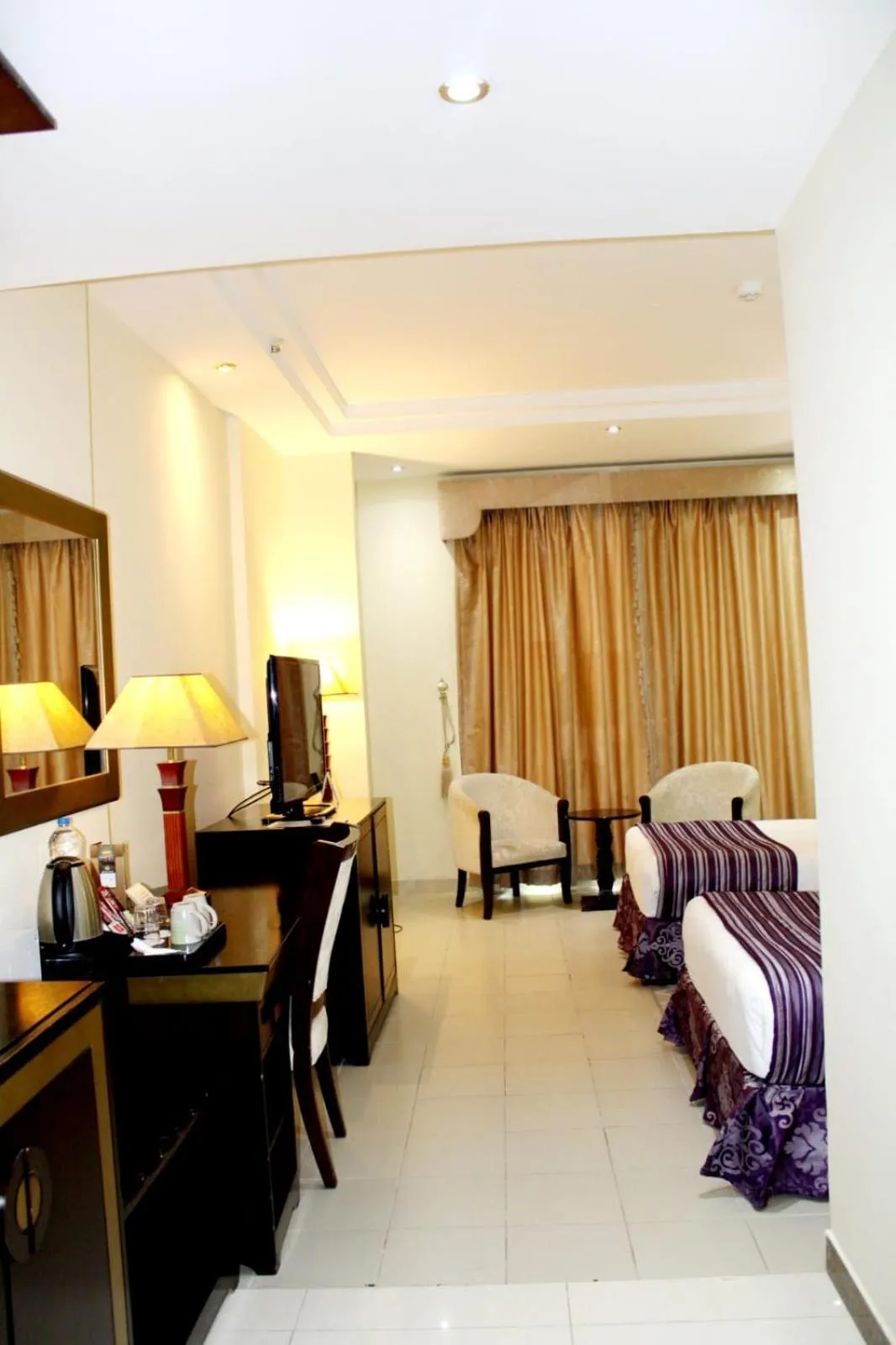 Bedroom, Bed in Tourist Hotel