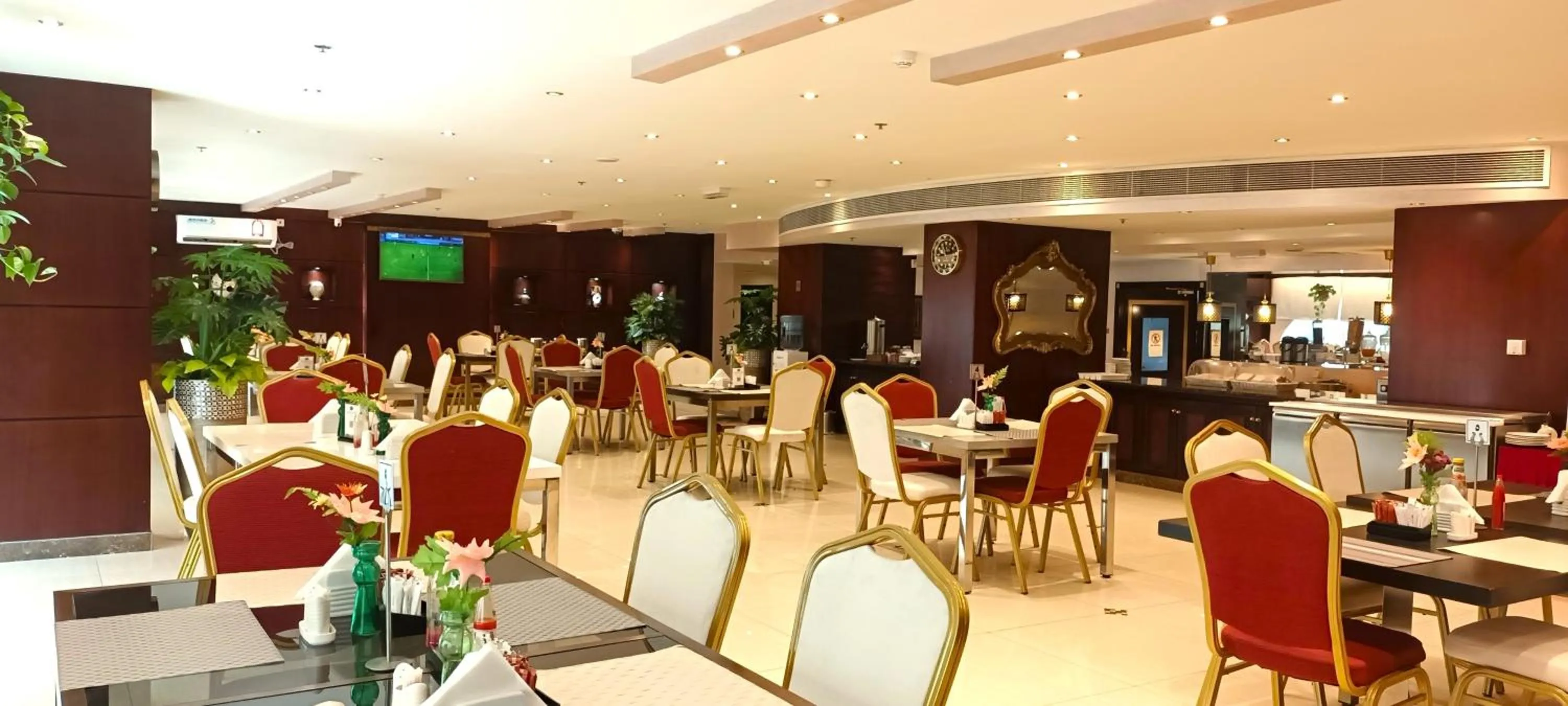 Restaurant/places to eat in Tourist Hotel