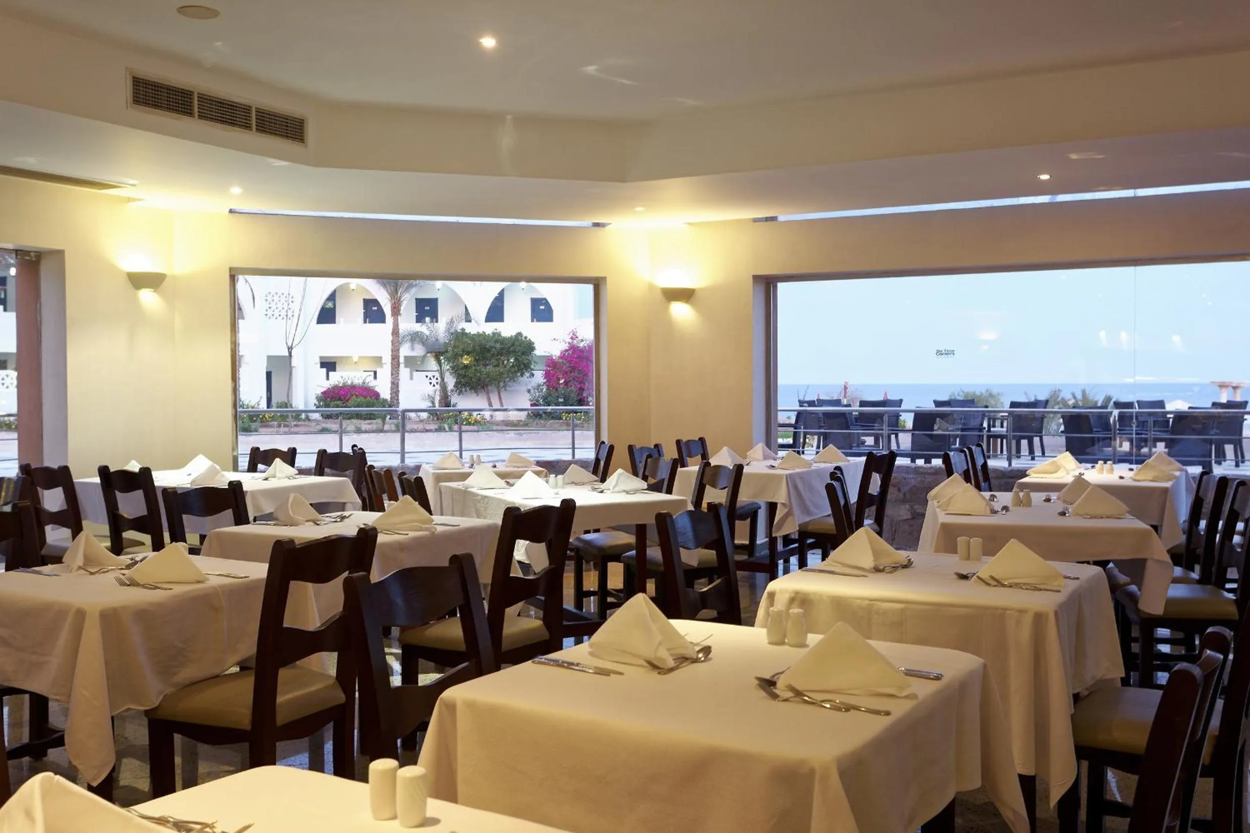 Restaurant/places to eat in Three Corners Equinox Beach Resort