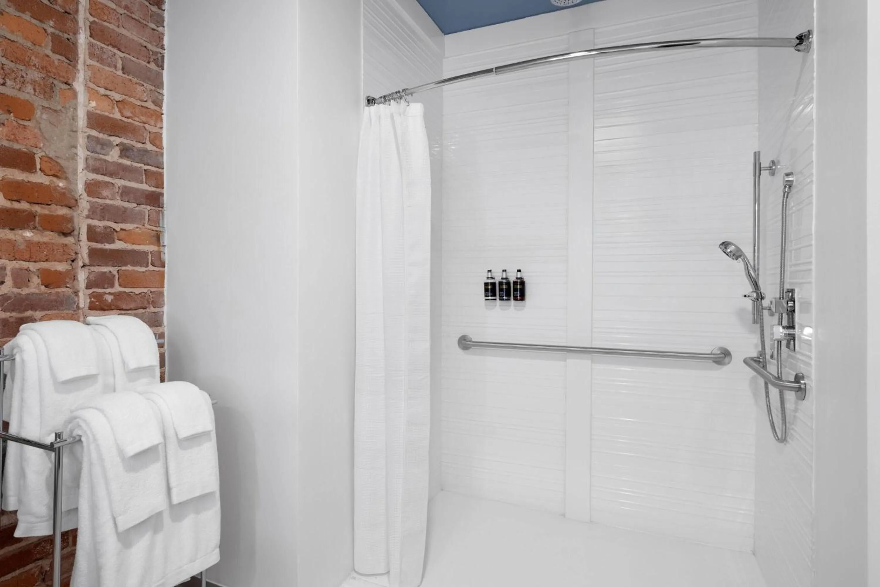 Shower in Origin Atlanta, a Wyndham Hotel