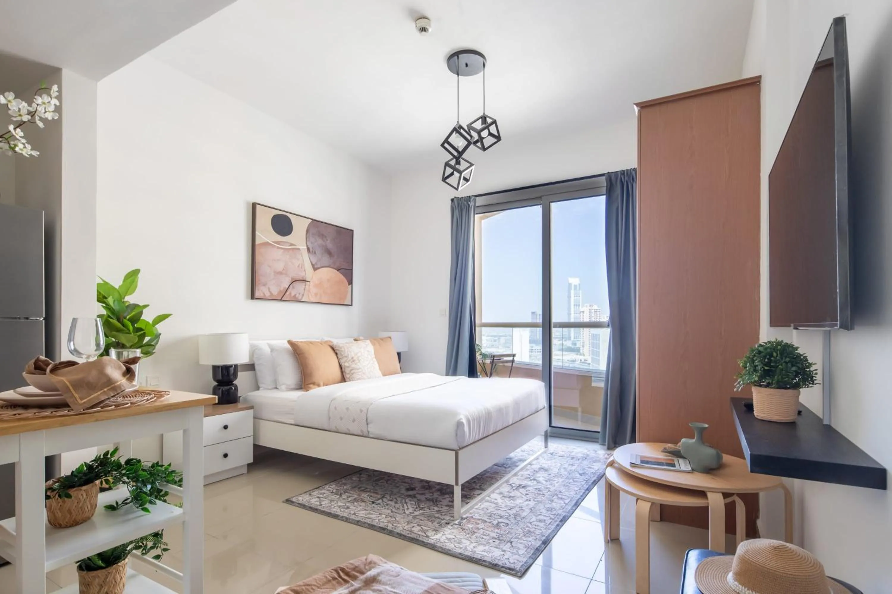 Photo of the whole room in Frank Porter - Lakeside Tower B