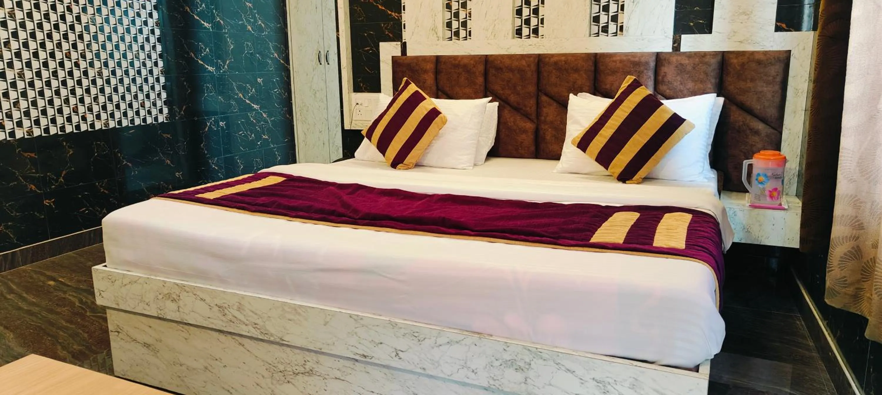 Photo of the whole room, Bed in Hotel Sunshine