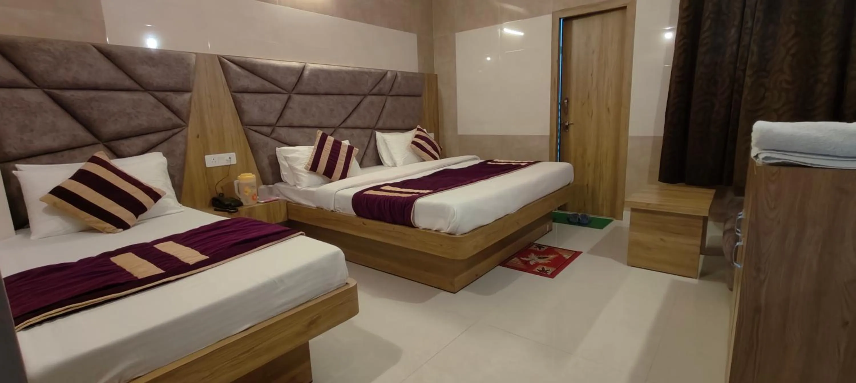 Photo of the whole room, Bed in Hotel Sunshine