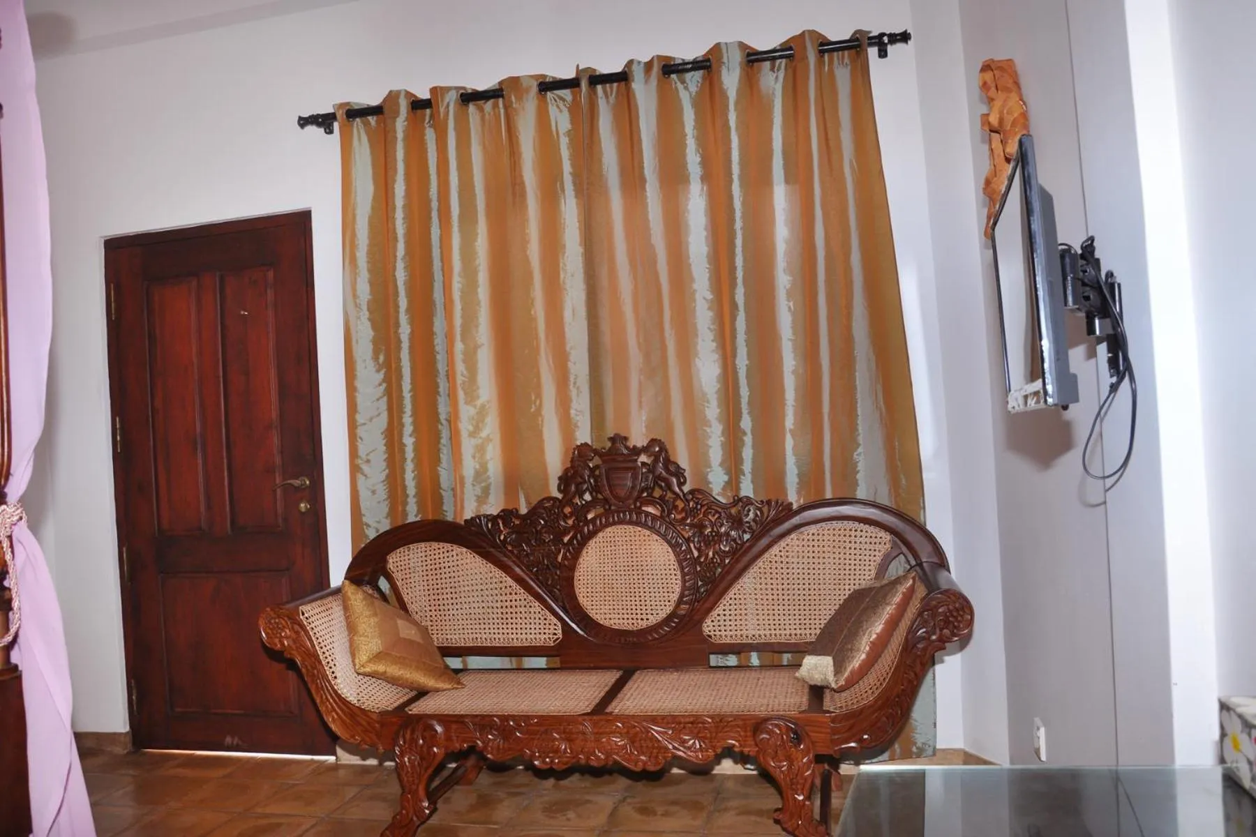 Seating area in Solomon Beach Hotel