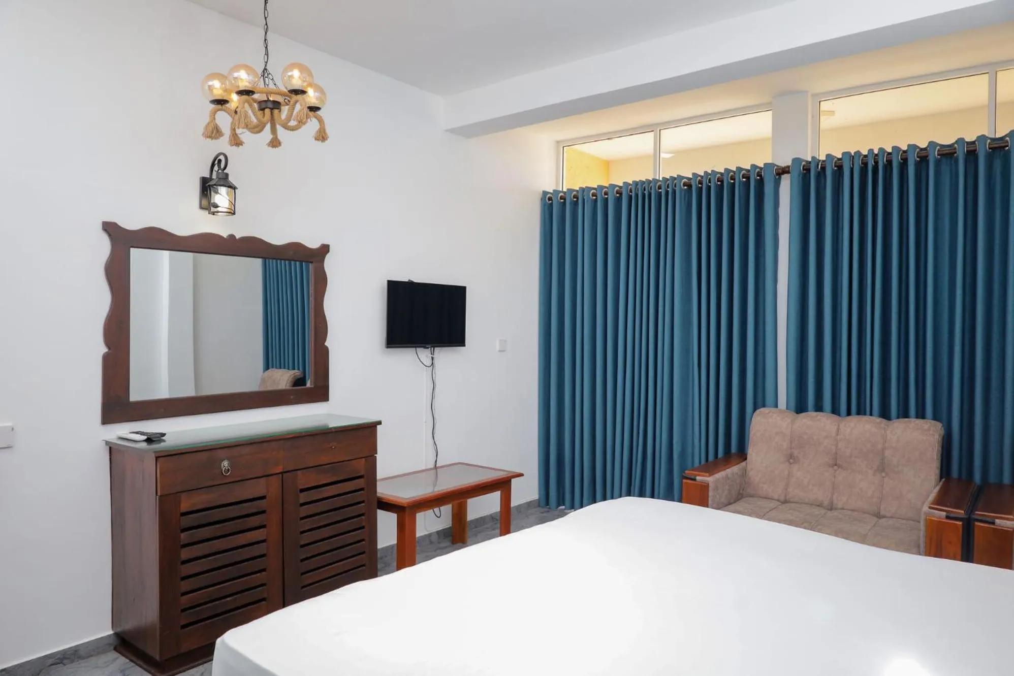 Bed in Solomon Beach Hotel