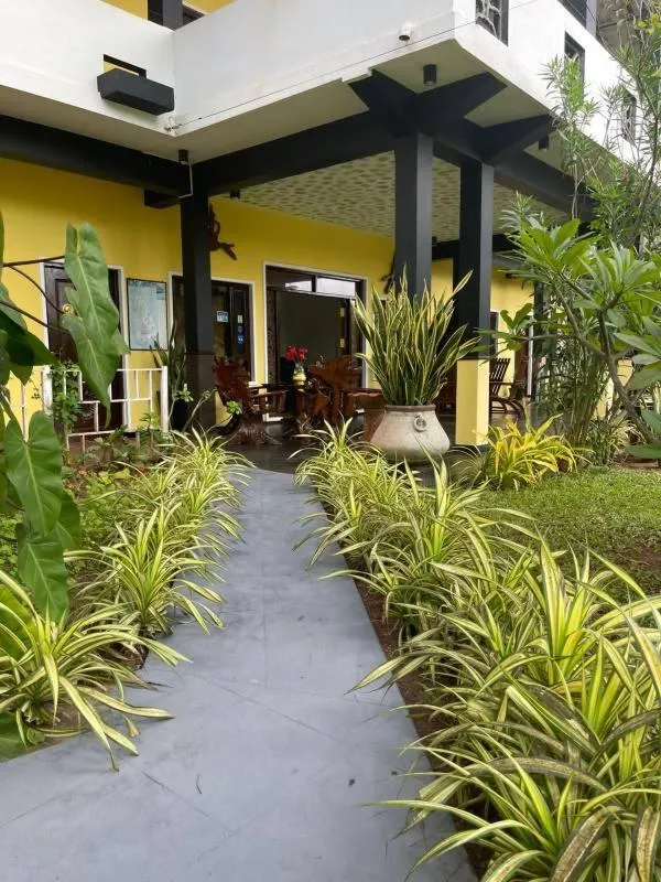 Garden in Solomon Beach Hotel