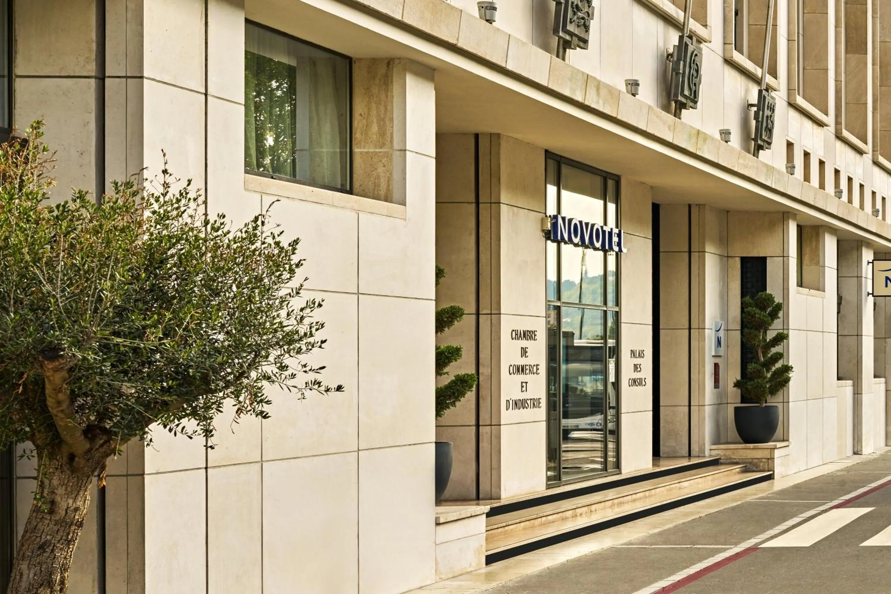 Facade/entrance in Novotel Rouen Centre Cathédrale