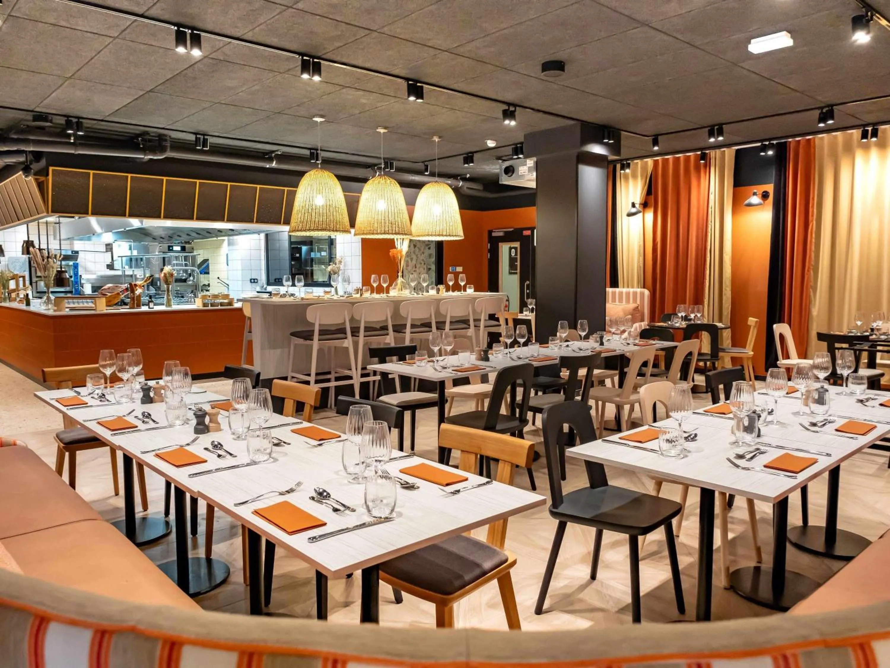 Restaurant/places to eat in Novotel Rouen Centre Cathédrale