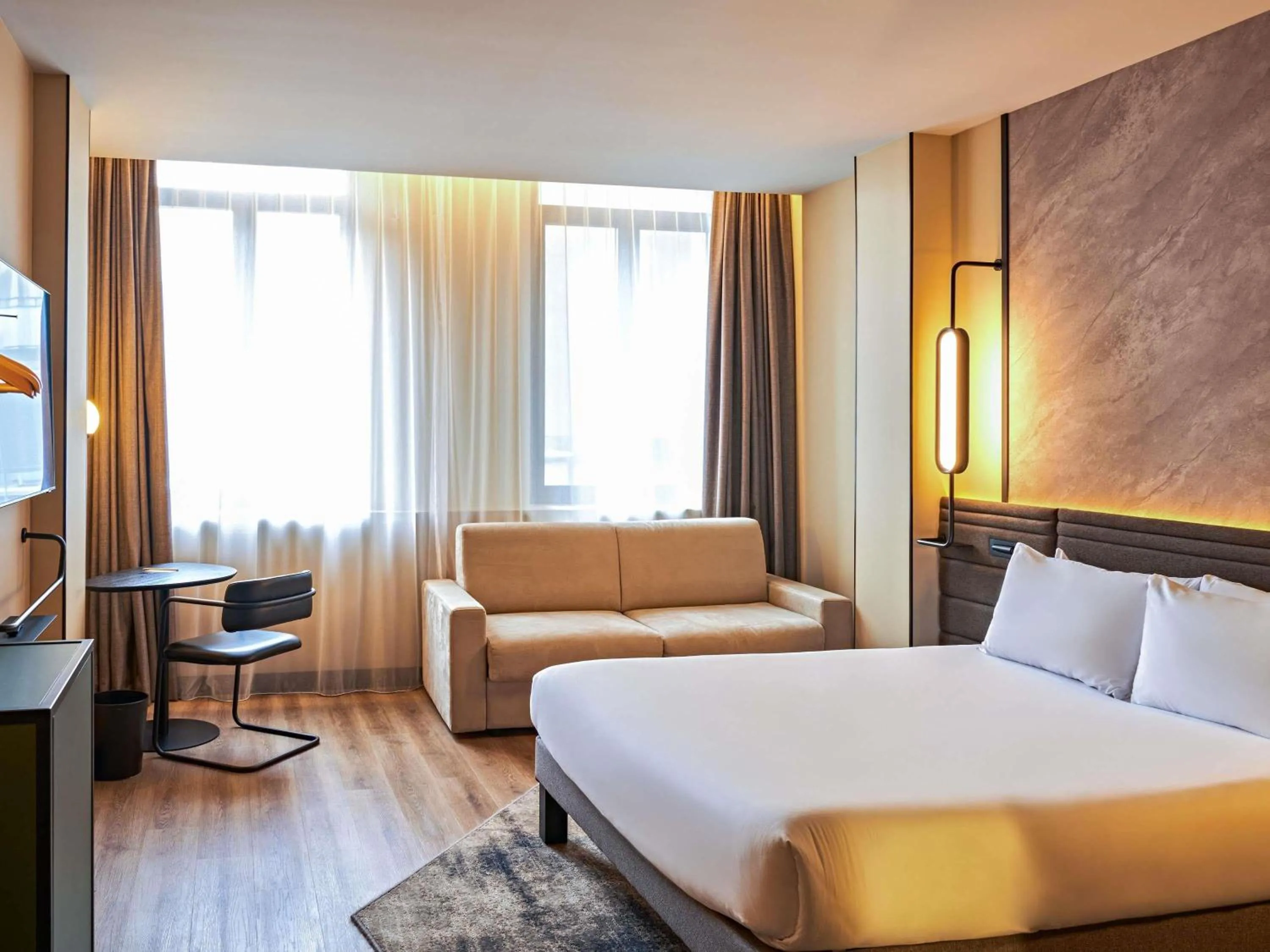 Property building, Bed in Novotel Rouen Centre Cathédrale