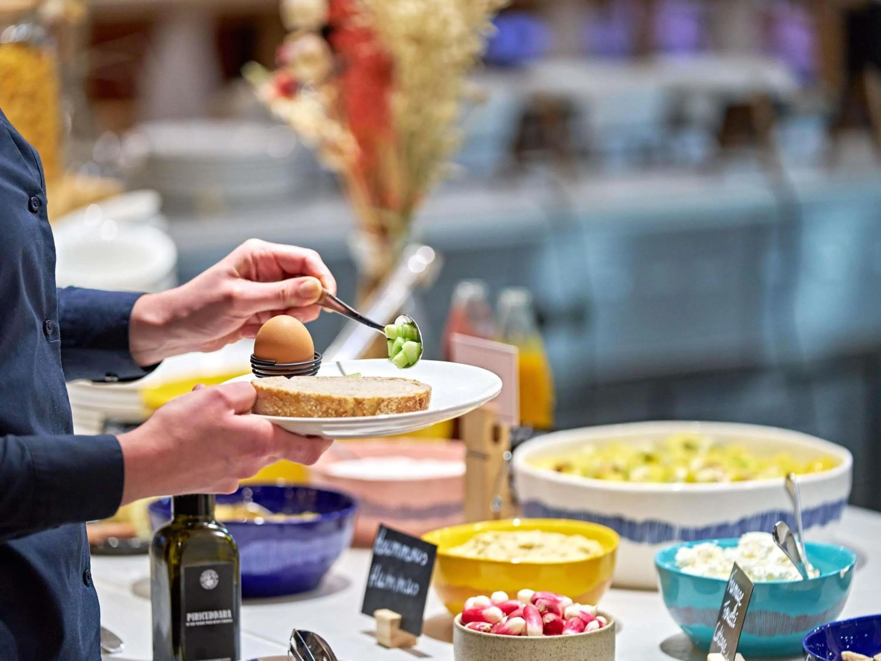 Restaurant/places to eat in Novotel Rouen Centre Cathédrale