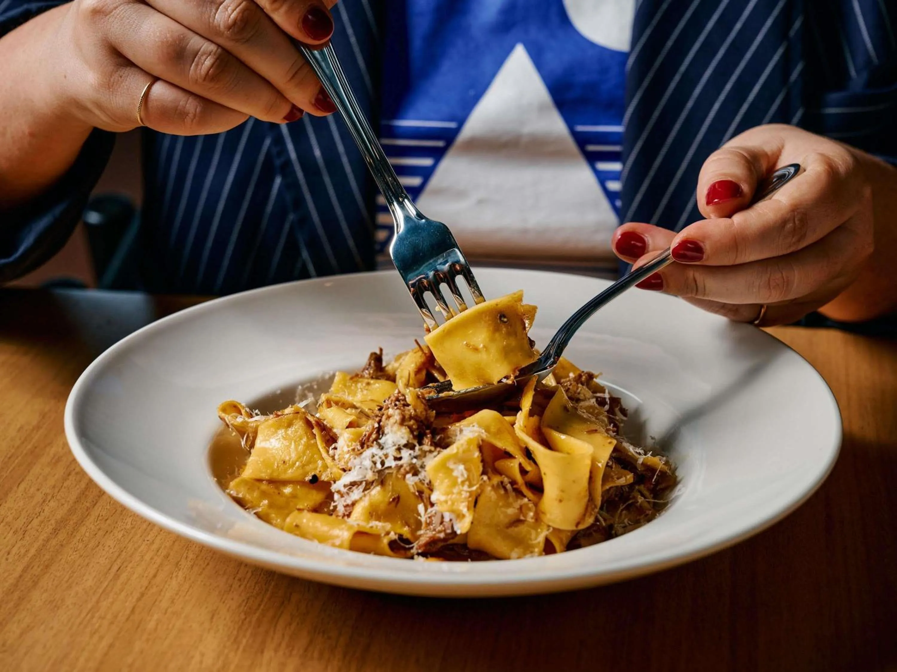 Restaurant/places to eat in Novotel Melbourne Airport