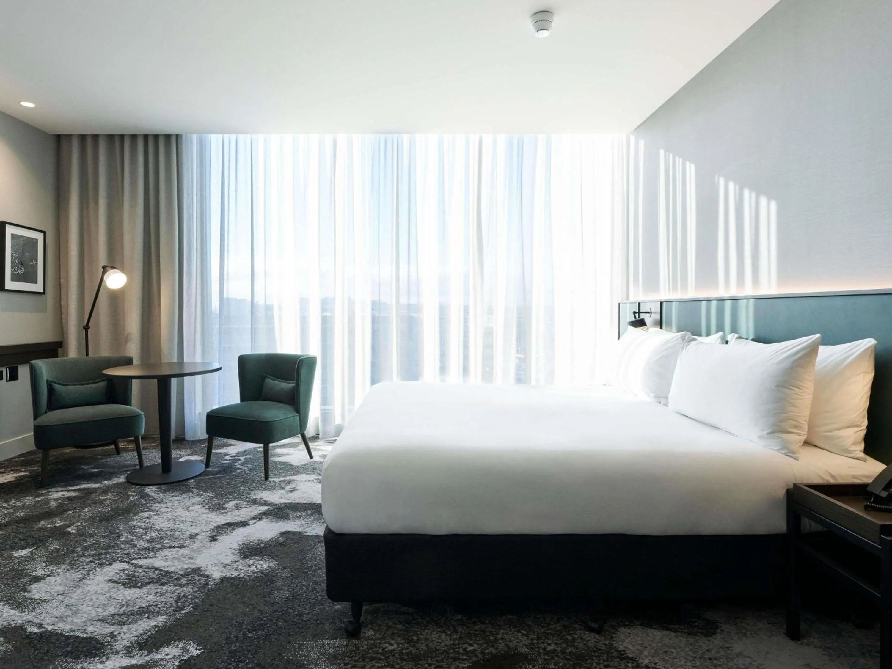 Bedroom, Bed in Novotel Melbourne Airport