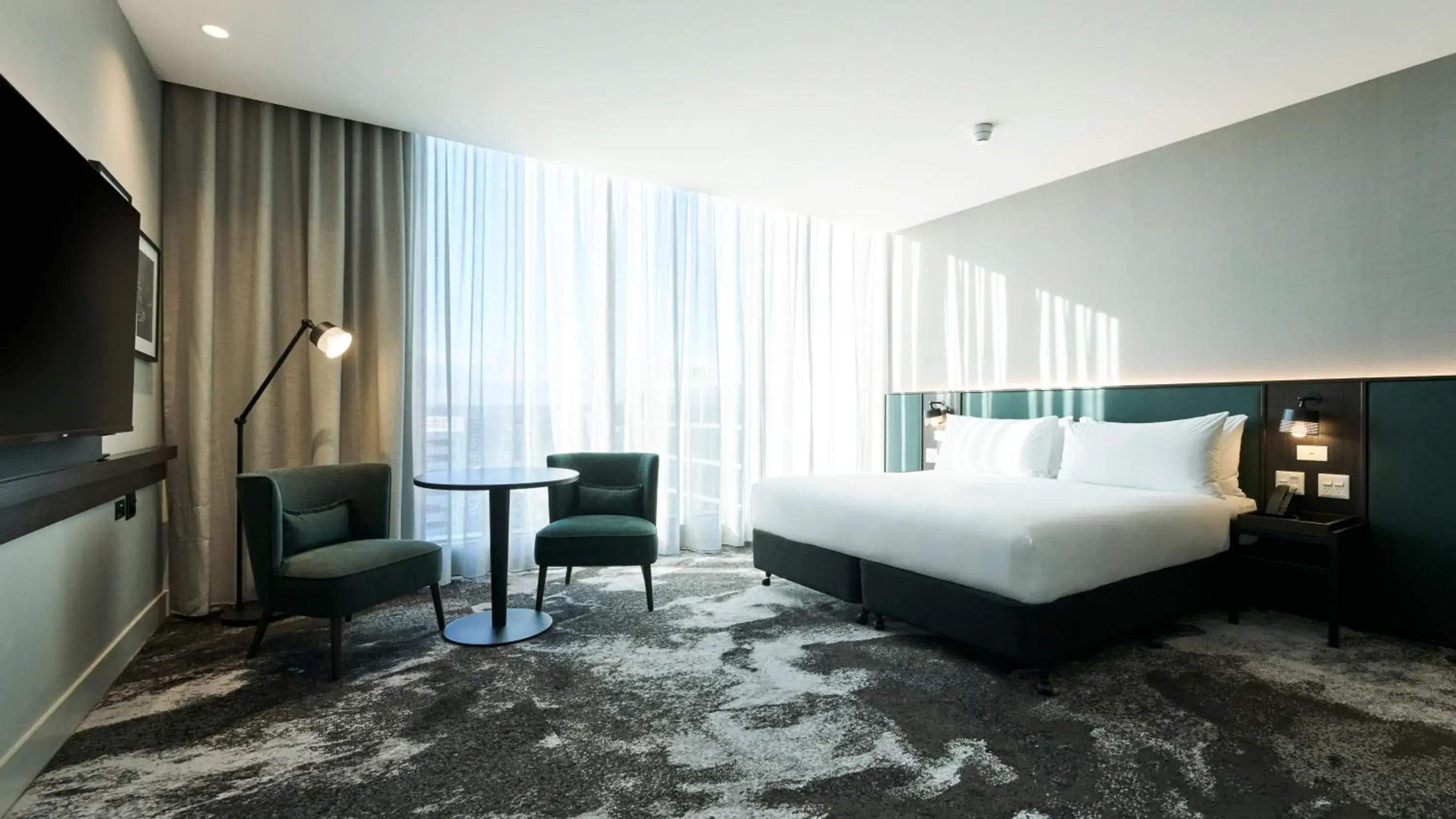 Accessible Superior Room with 1 King size bed in Novotel Melbourne Airport Accessible Superior Room with 1 King size bed in Novotel Melbourne Airport