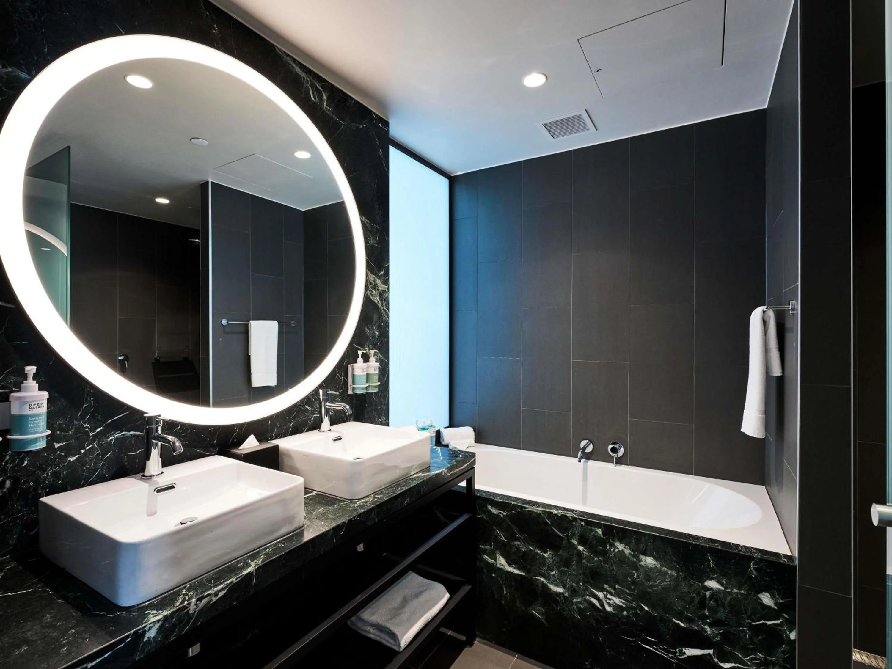 Bedroom in Novotel Melbourne Airport