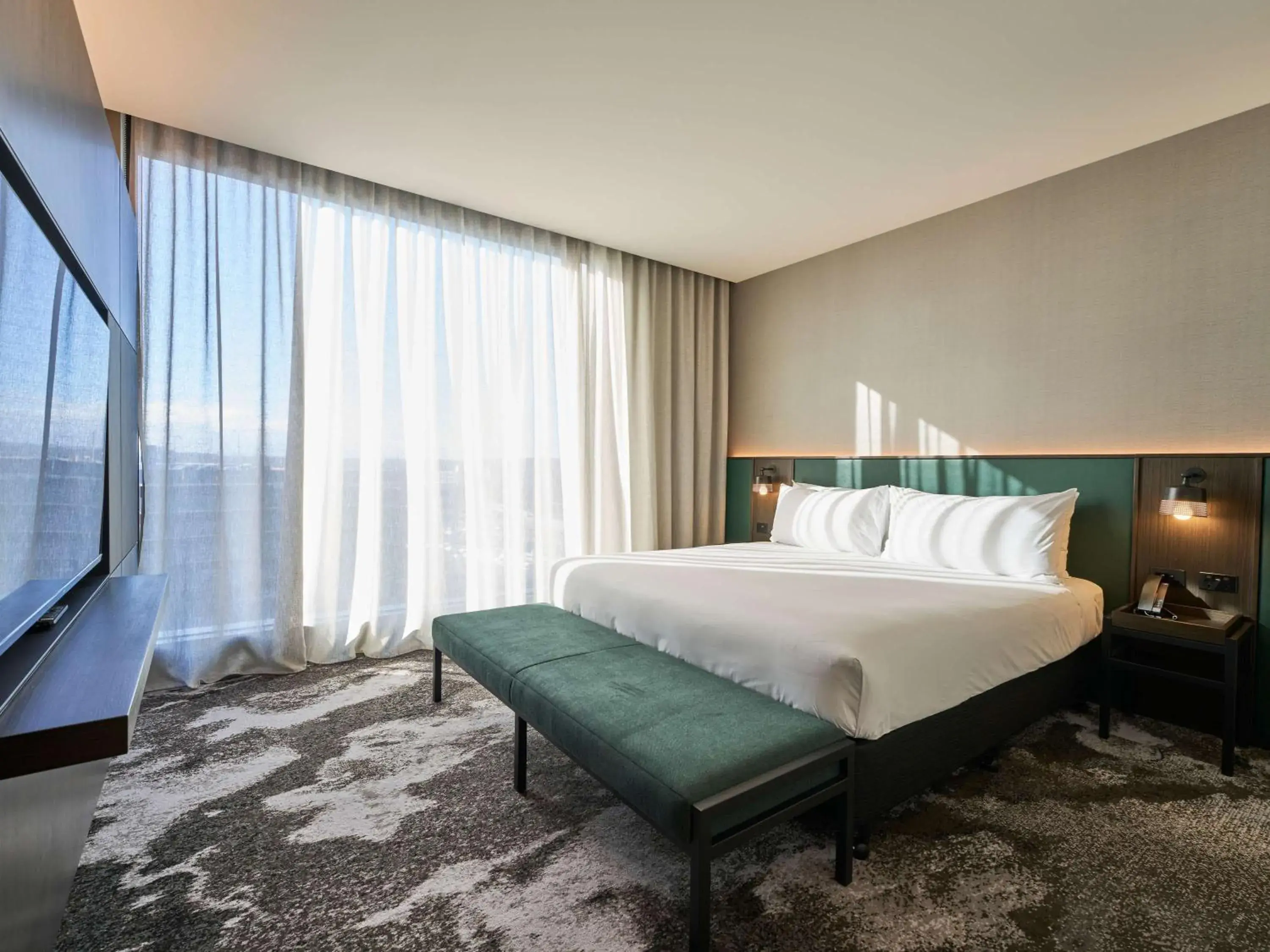 Junior suite with 1 king bed in Novotel Melbourne Airport Junior suite with 1 king bed in Novotel Melbourne Airport