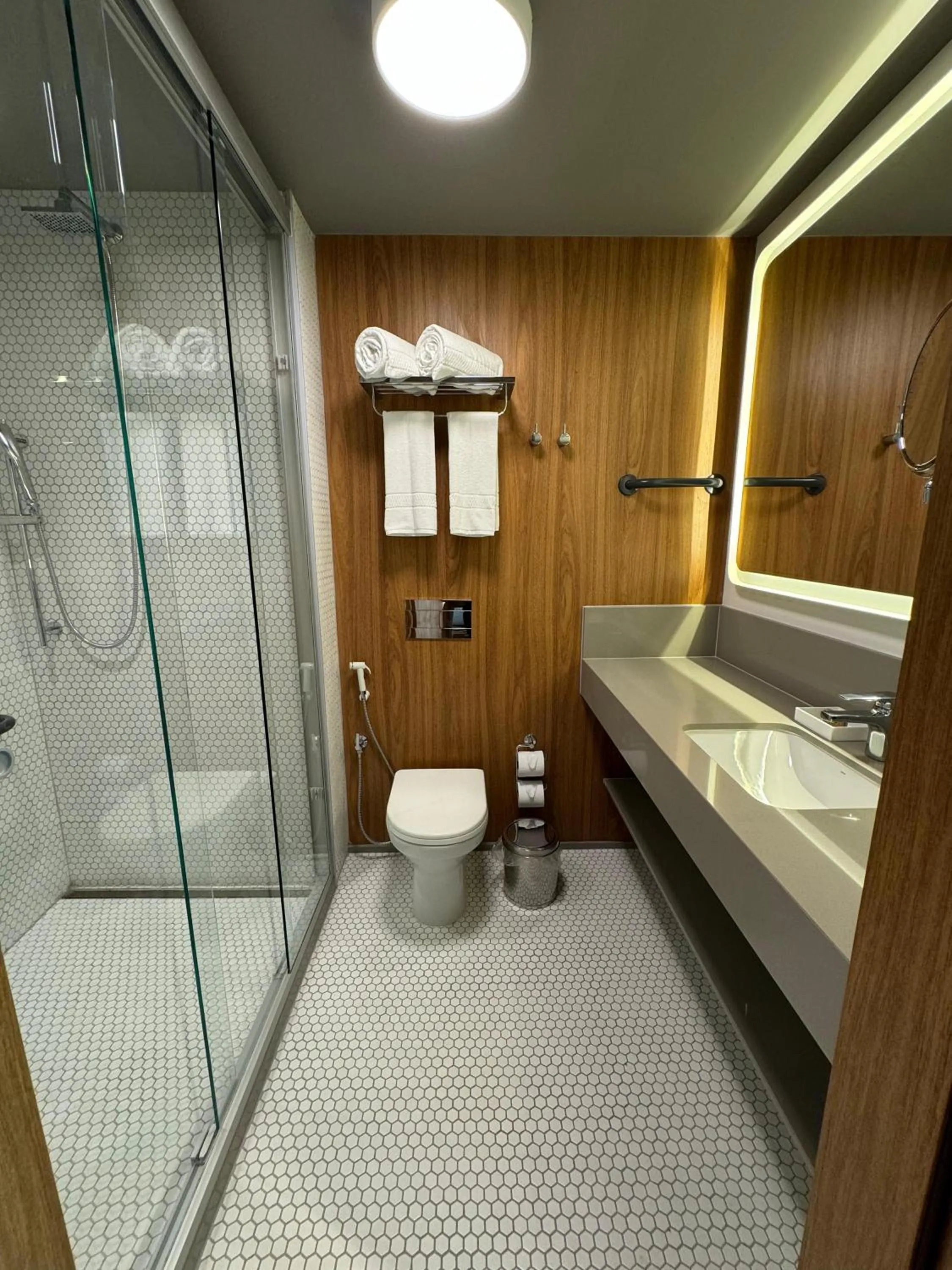 Shower in Novotel Recife Marina