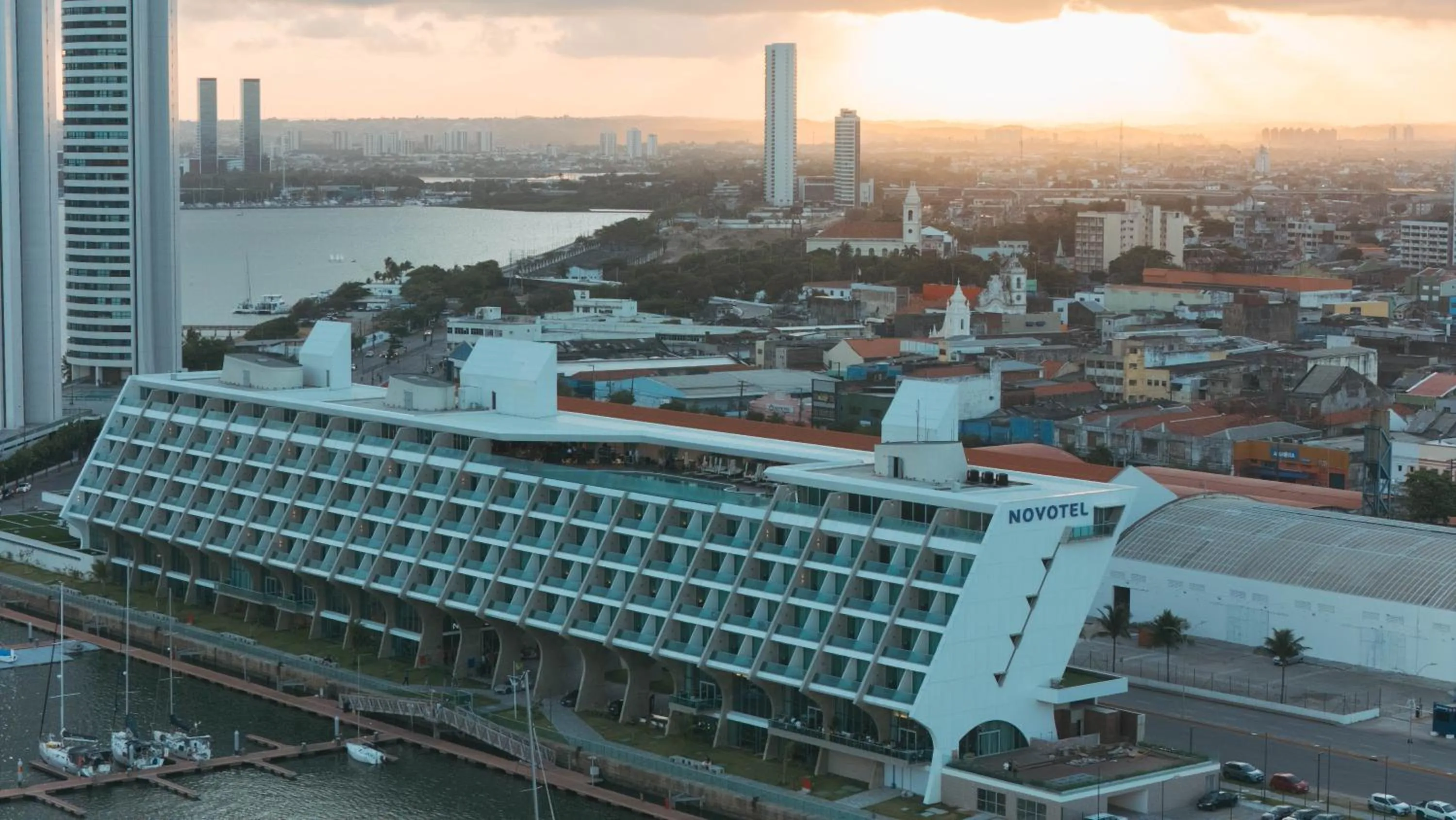 Property building in Novotel Recife Marina