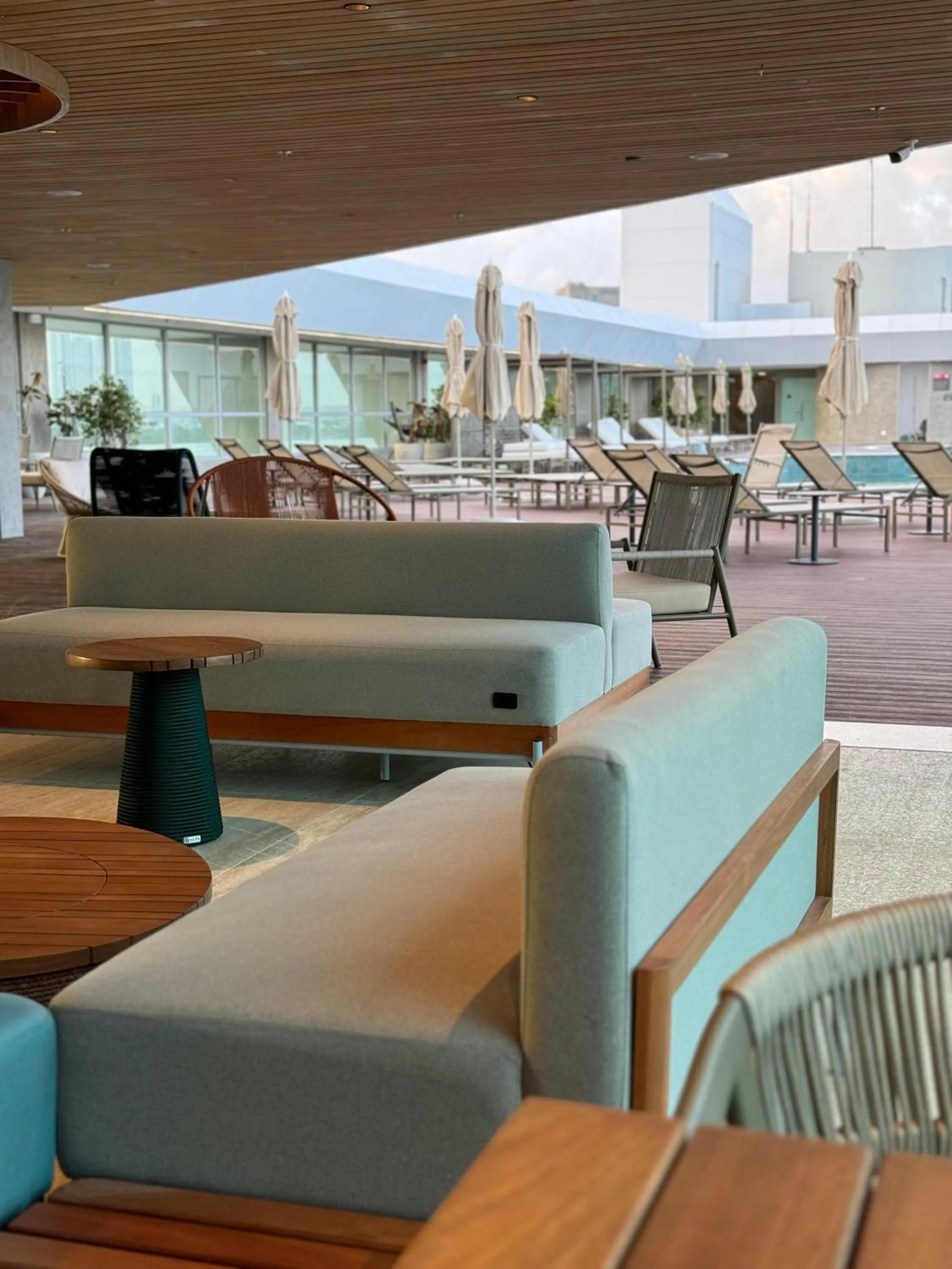 Restaurant/places to eat in Novotel Recife Marina