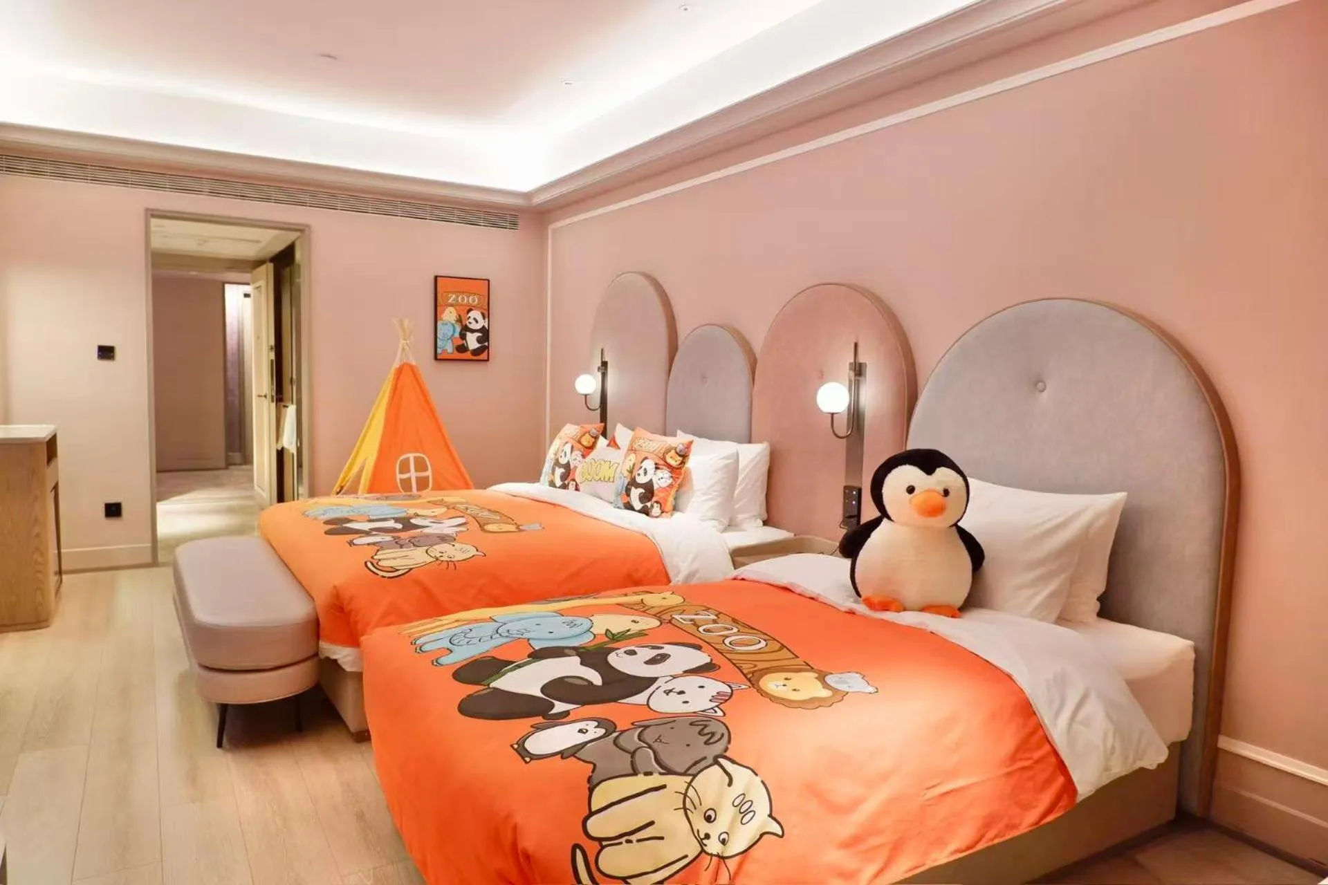 Photo of the whole room, Bed in Mercure Yiwu International Trade City