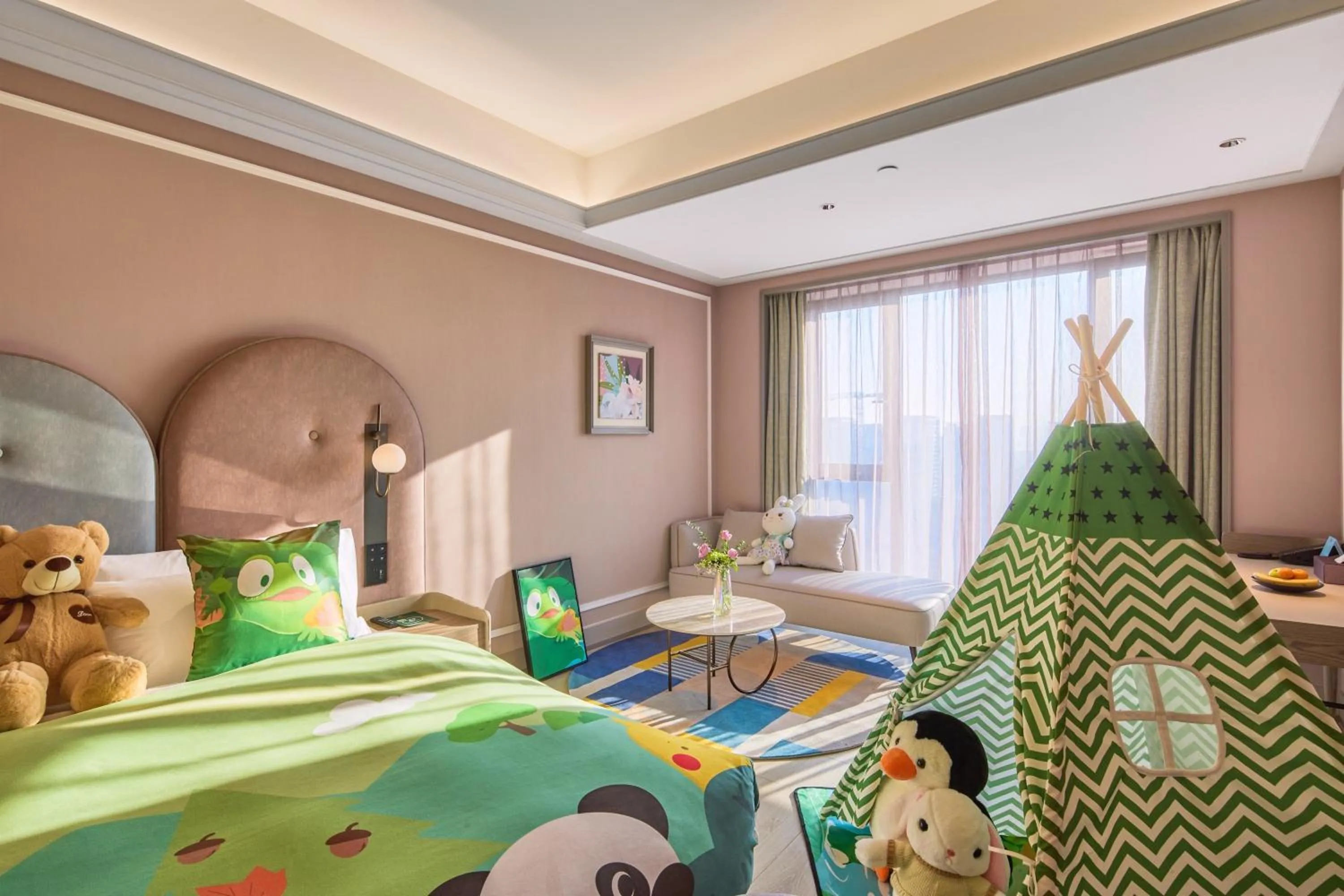 Seating area, Bed in Mercure Yiwu International Trade City