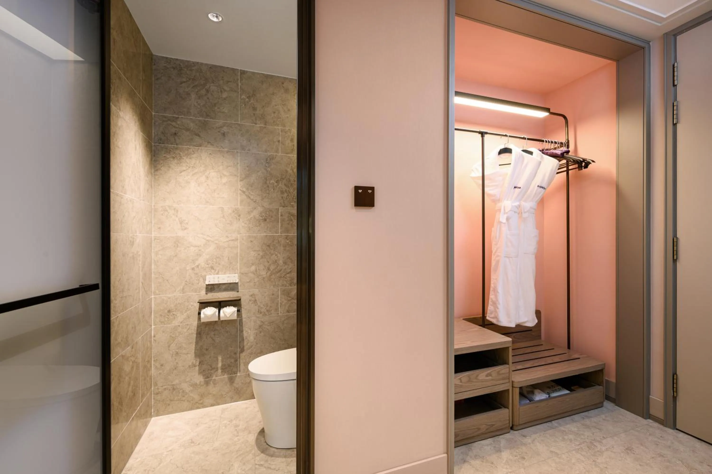 Mercure Yixing Wanda Plaza