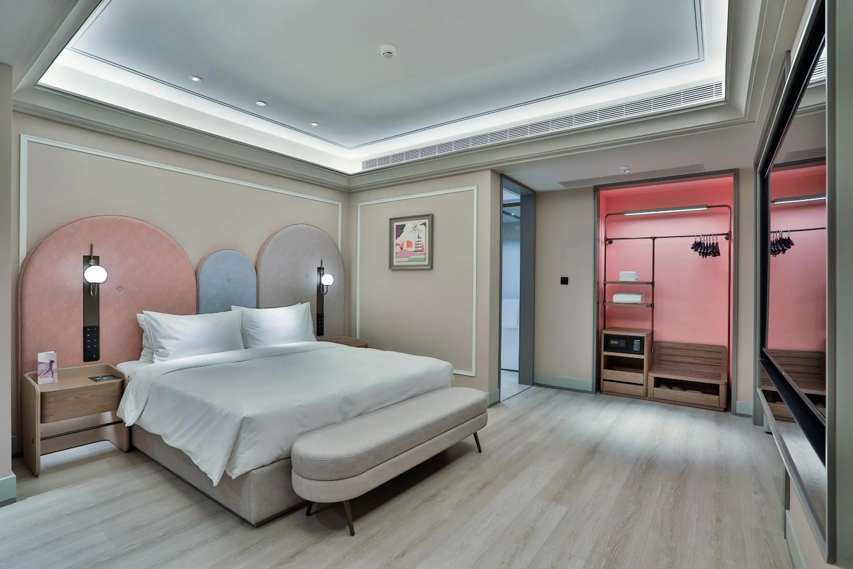 Bed in Mercure Hangzhou Xixi Zijingang