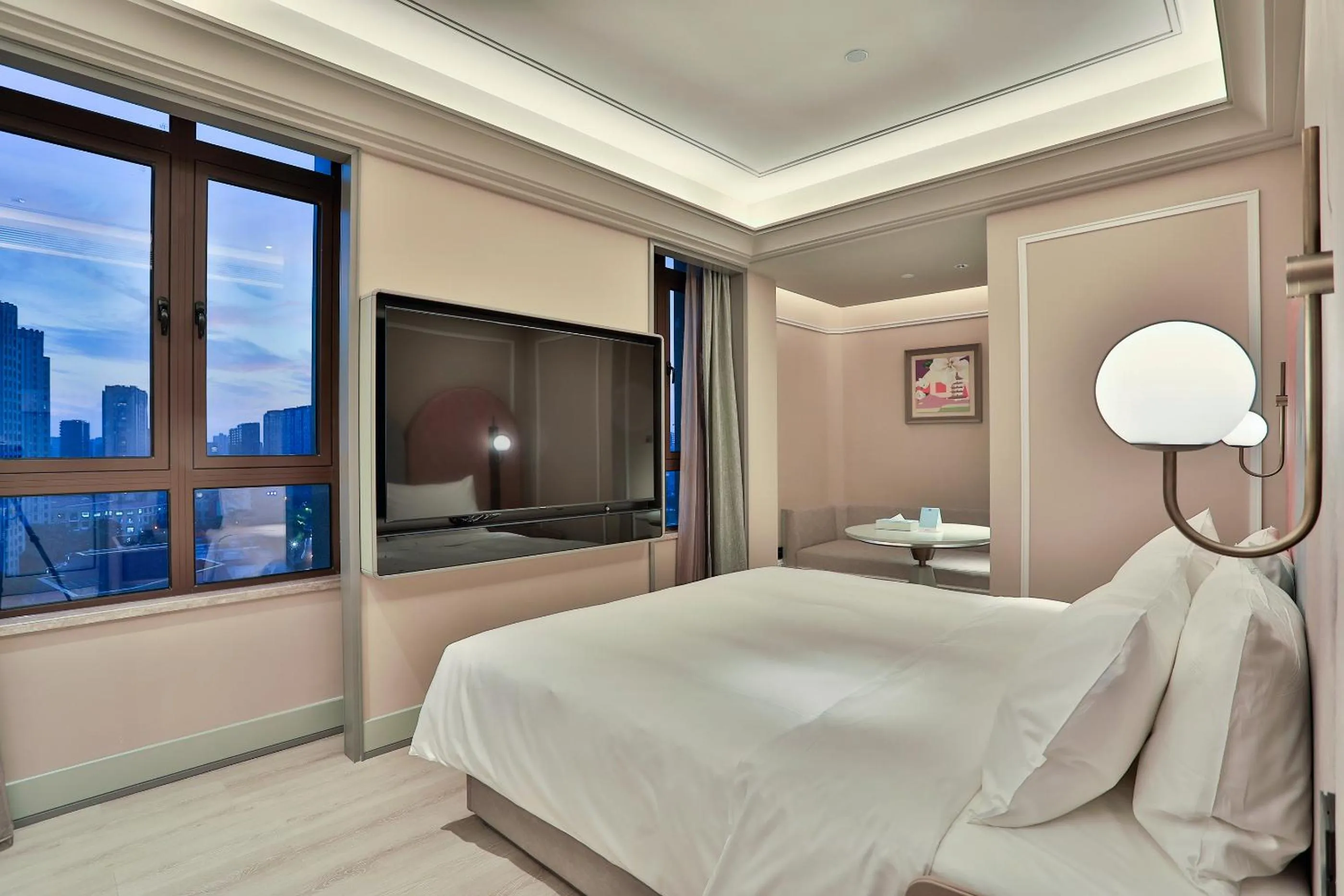 Bed in Mercure Hangzhou Xixi Zijingang