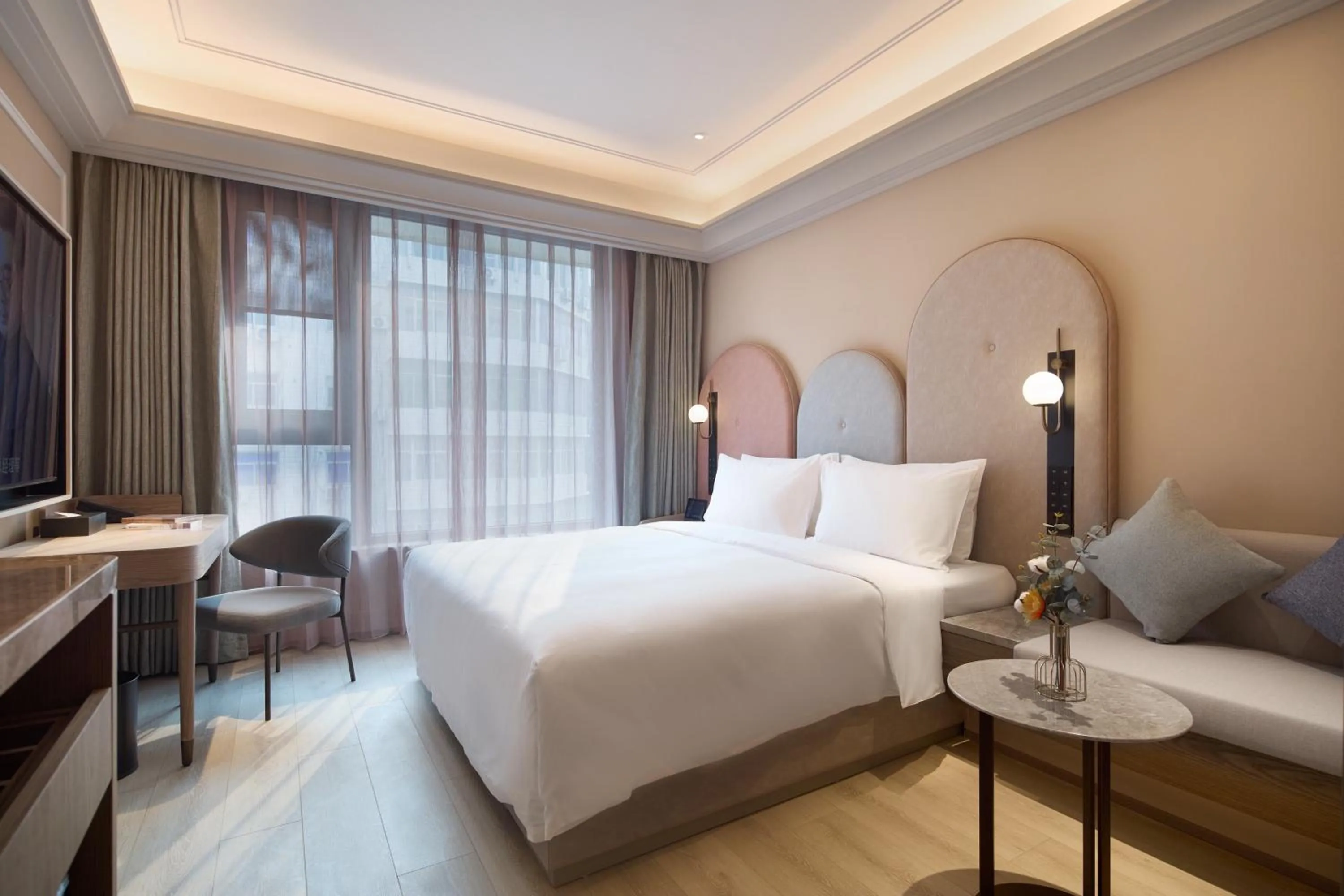 Photo of the whole room, Bed in Mercure Xi'an History Museum