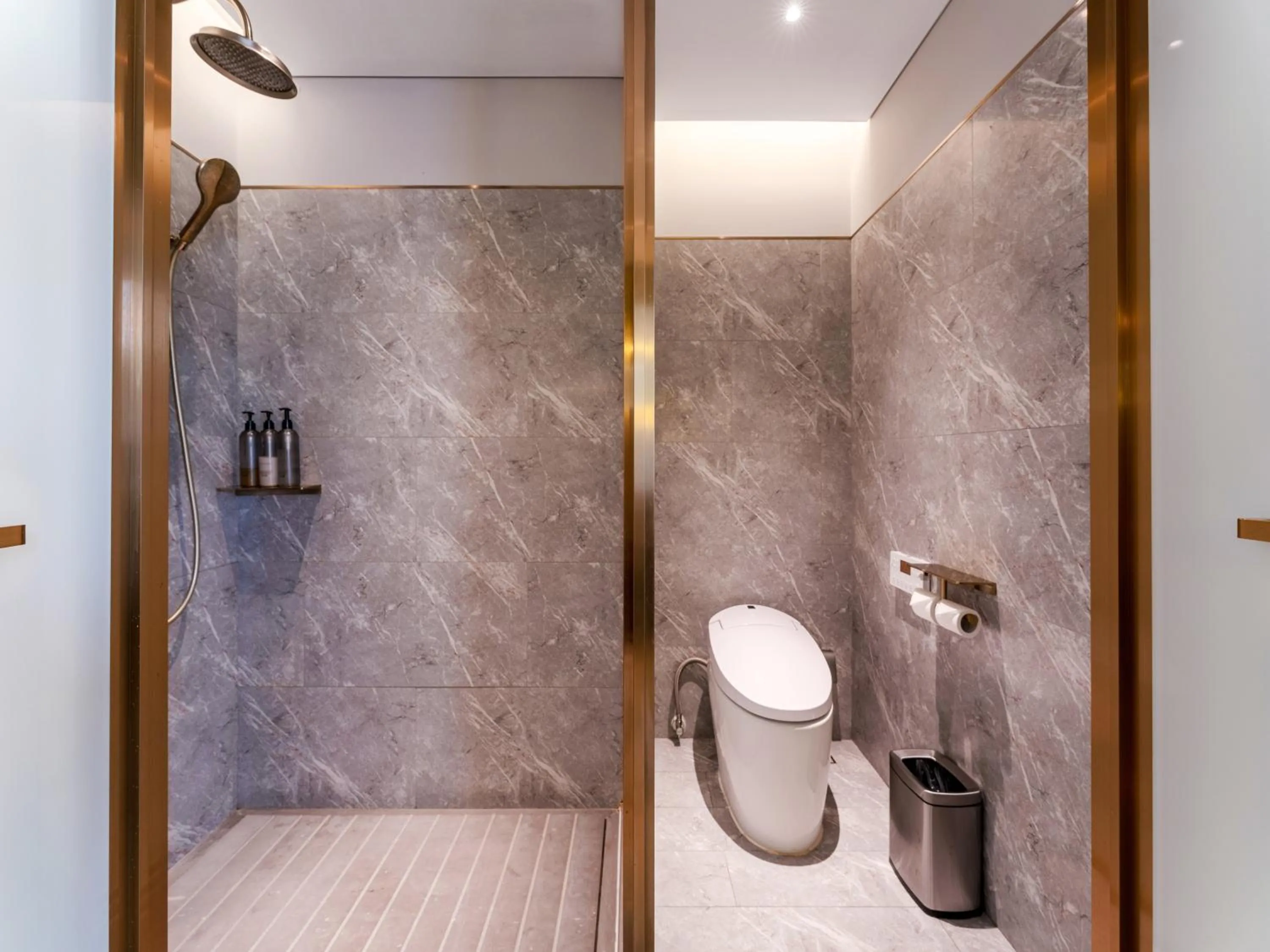 Shower in Mercure Shenzhen Nanshan