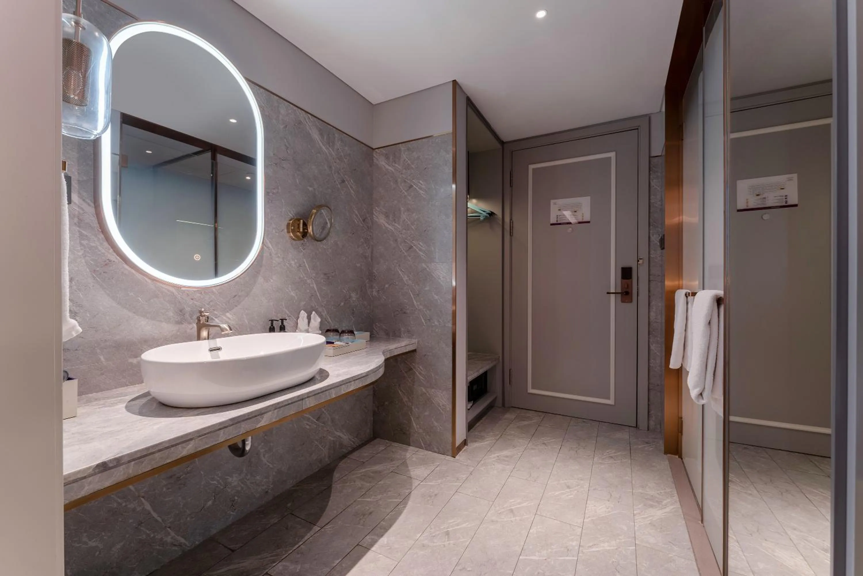 Toilet in Mercure Shenzhen Nanshan