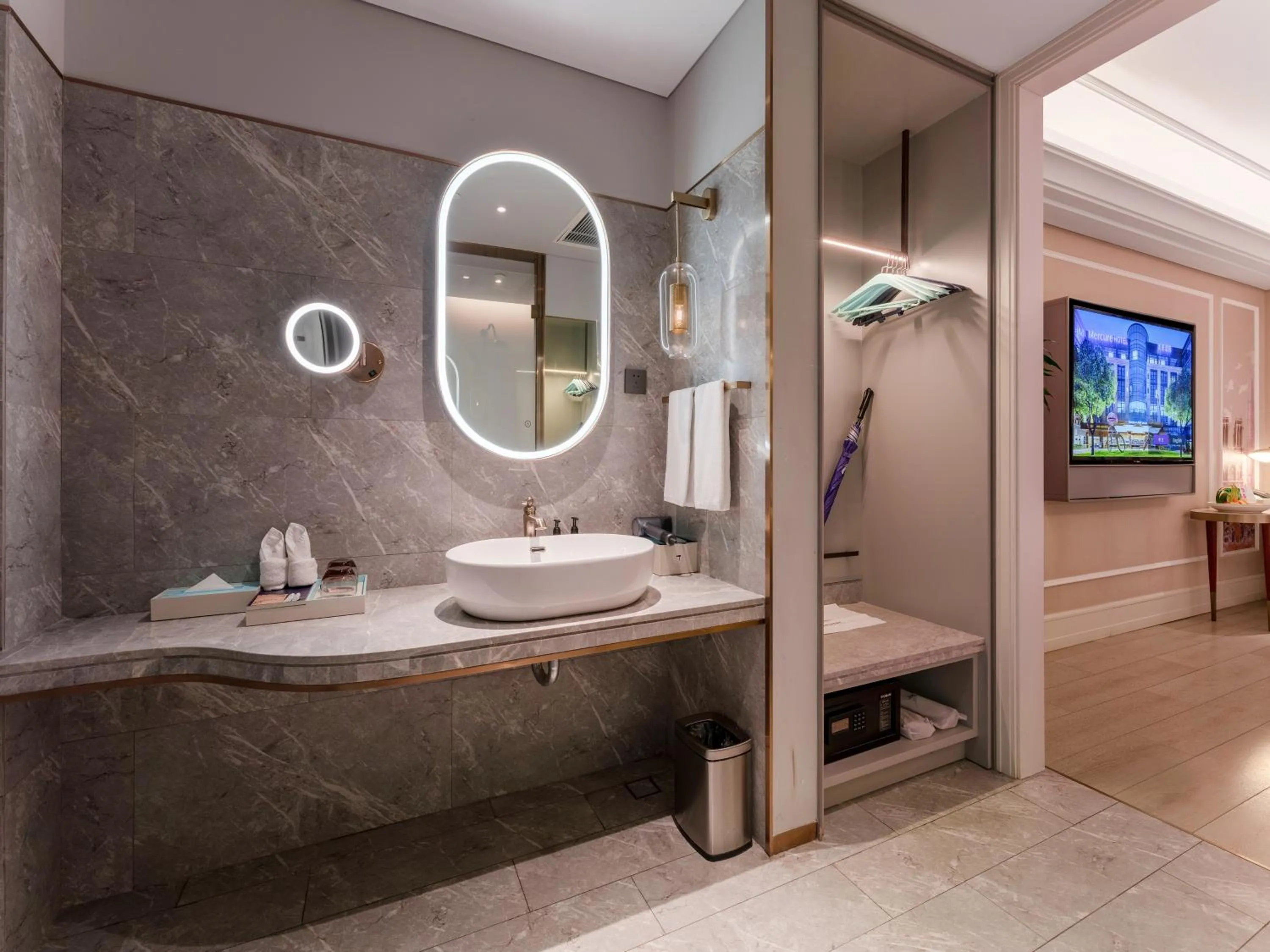 towels in Mercure Shenzhen Nanshan