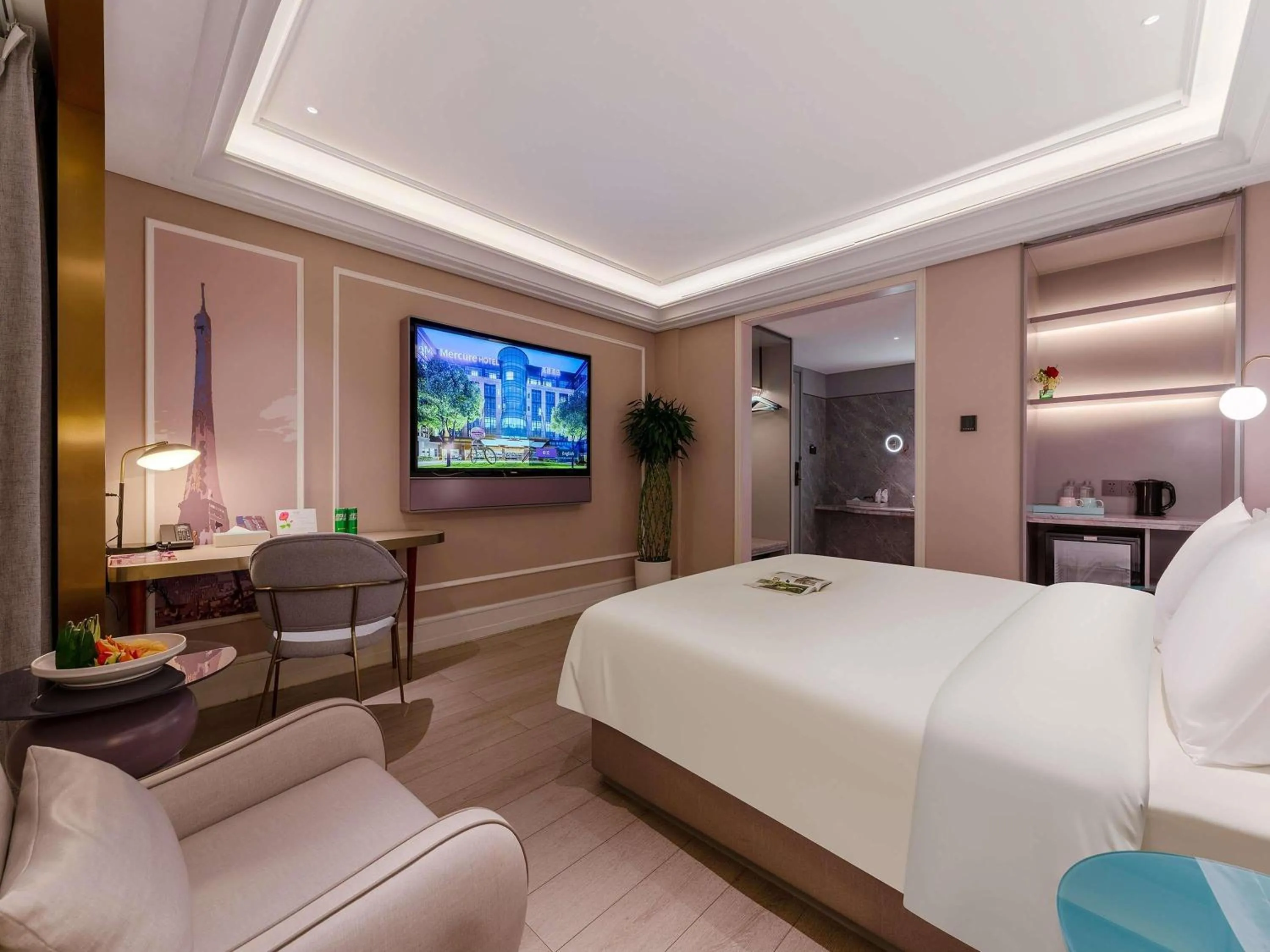 Bedroom, Bed in Mercure Shenzhen Nanshan