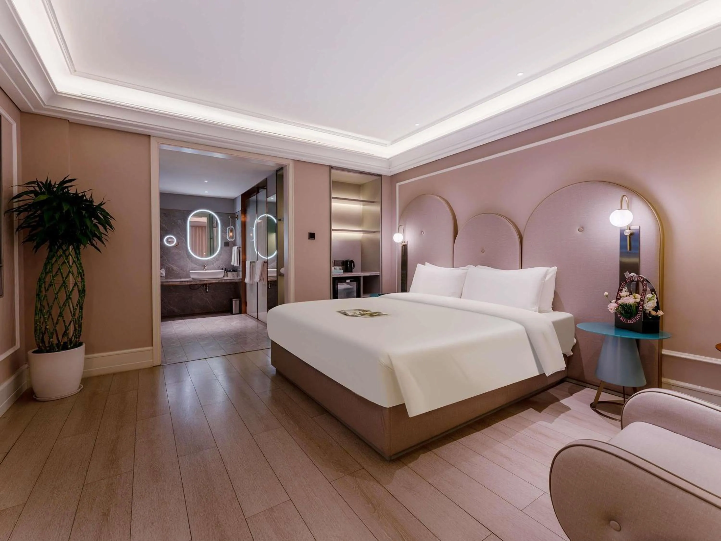 Bedroom, Bed in Mercure Shenzhen Nanshan