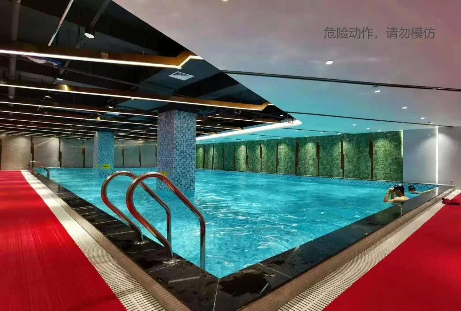 Pool view in Mercure Shenzhen Nanshan