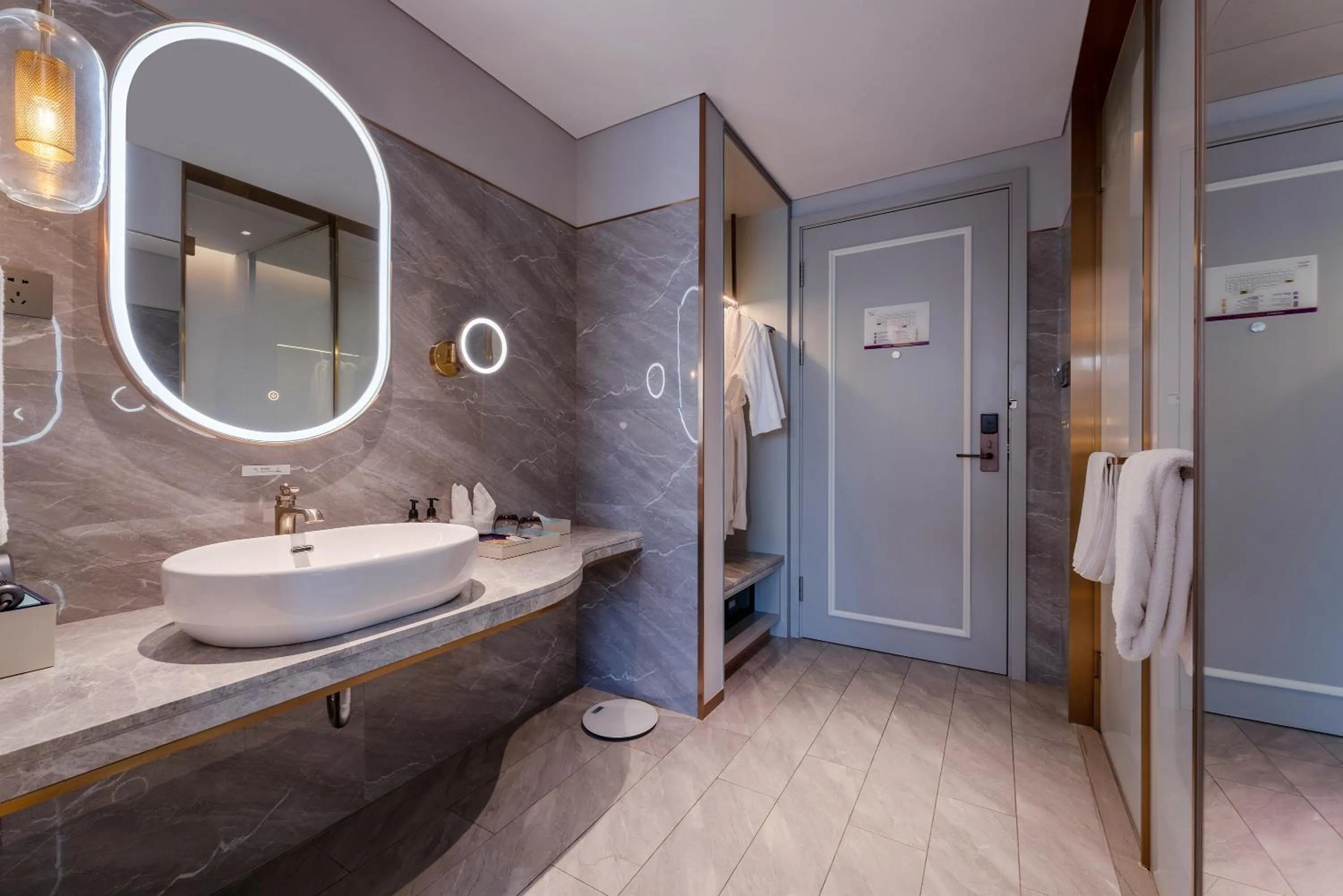 Toilet in Mercure Shenzhen Nanshan