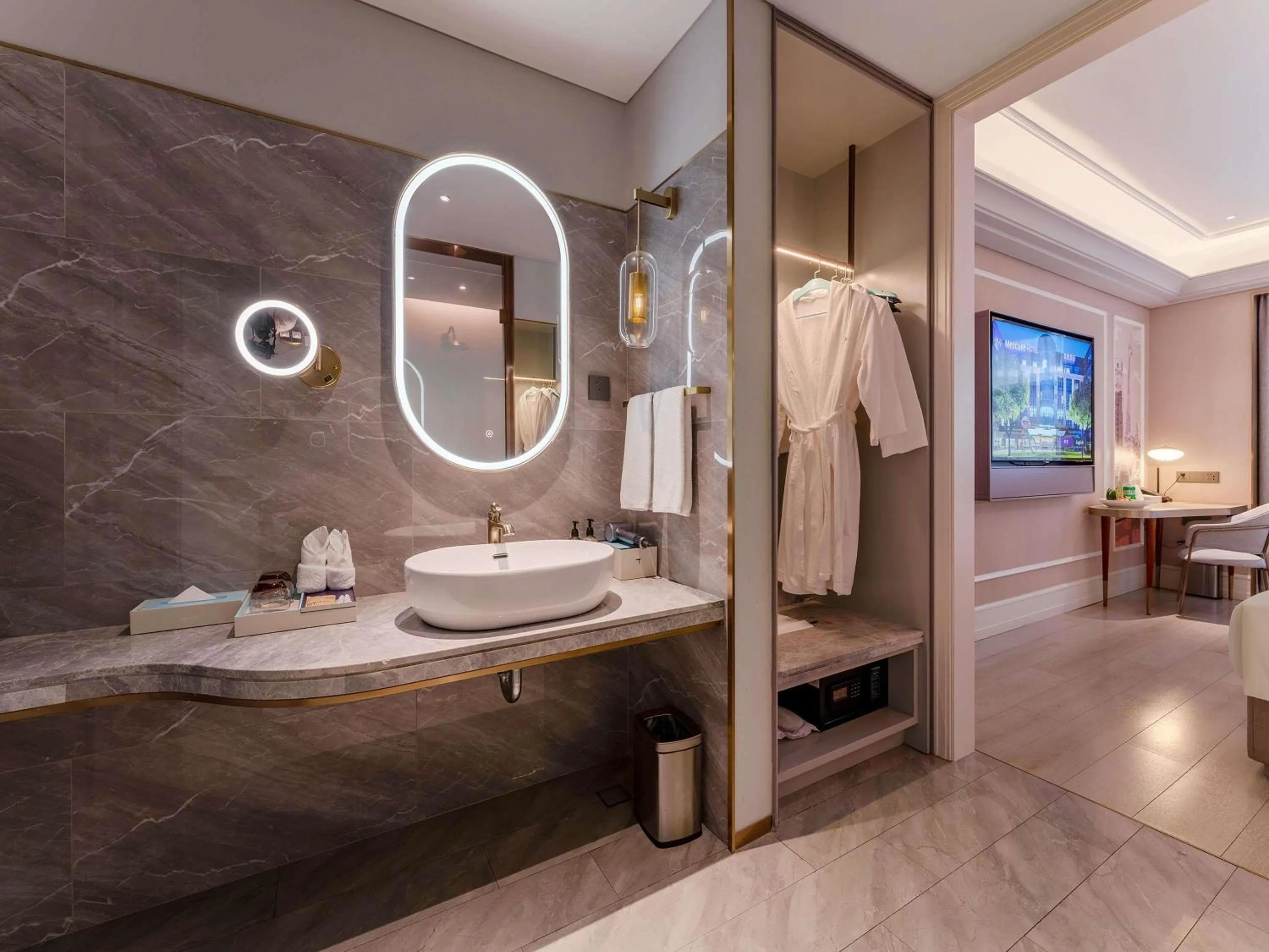 Bedroom in Mercure Shenzhen Nanshan