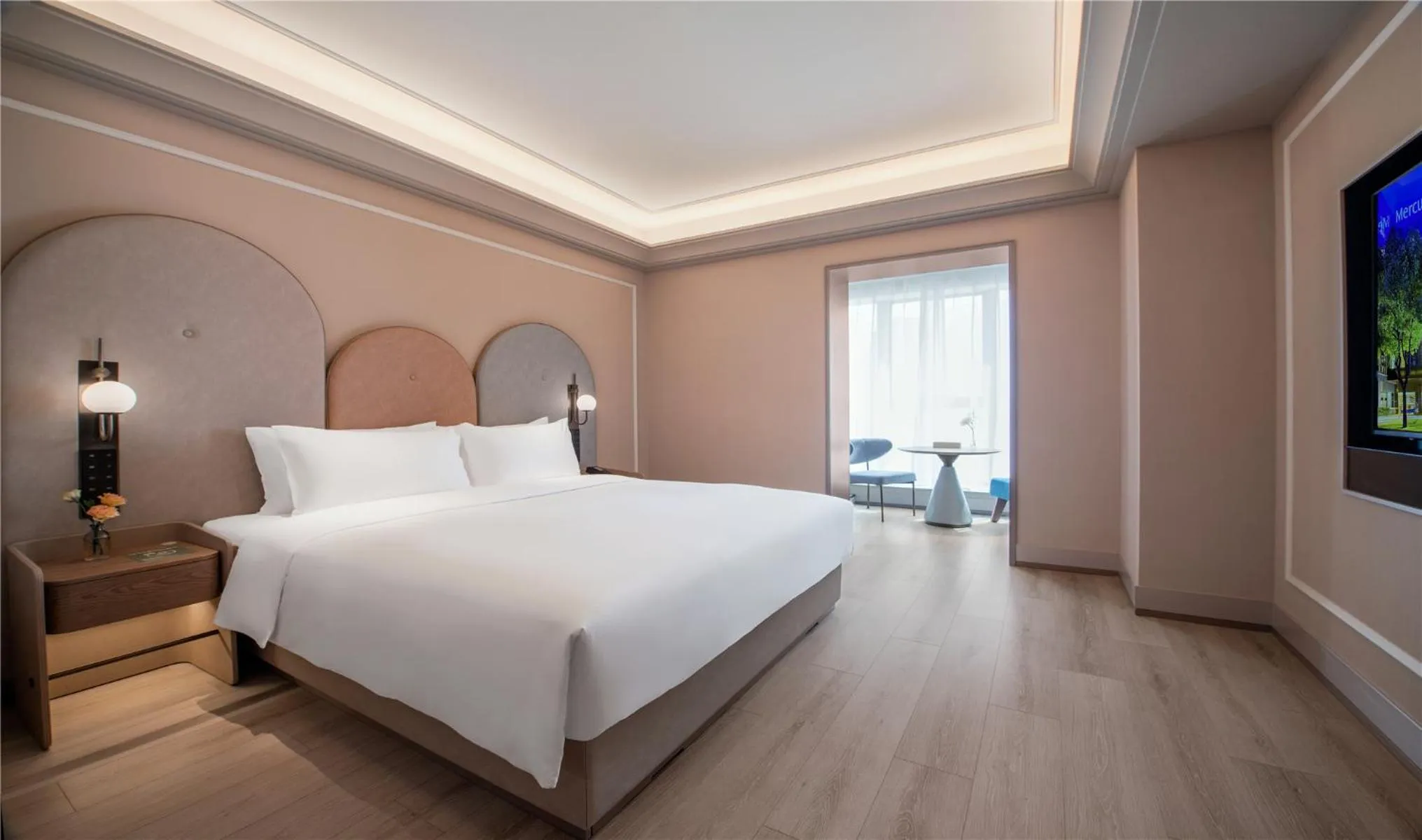 Bed in Mercure Suzhou Shilu Shantang