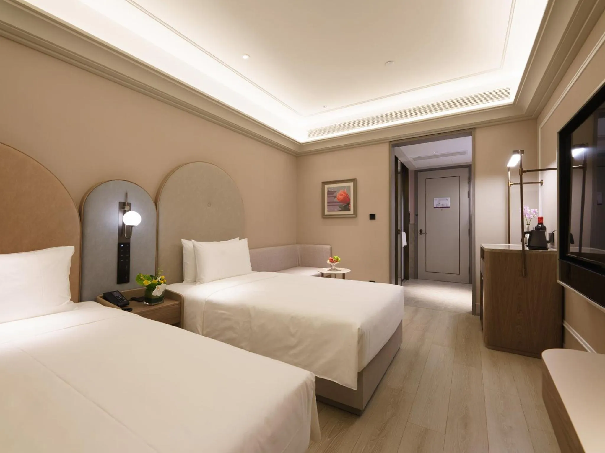 Bedroom, Bed in Mercure Xi'an Stadium Hotel