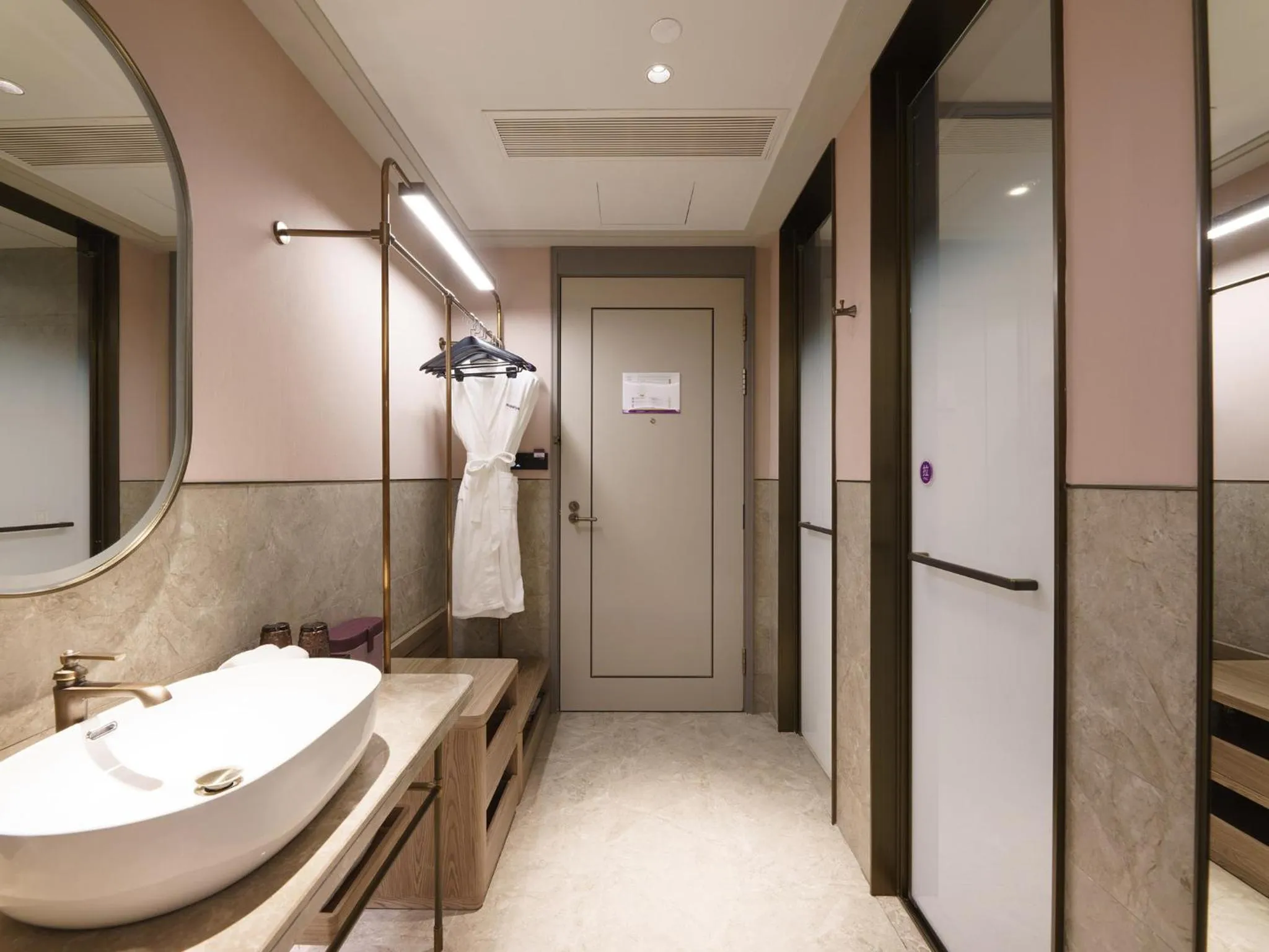 Bathroom in Mercure Xi'an Stadium Hotel