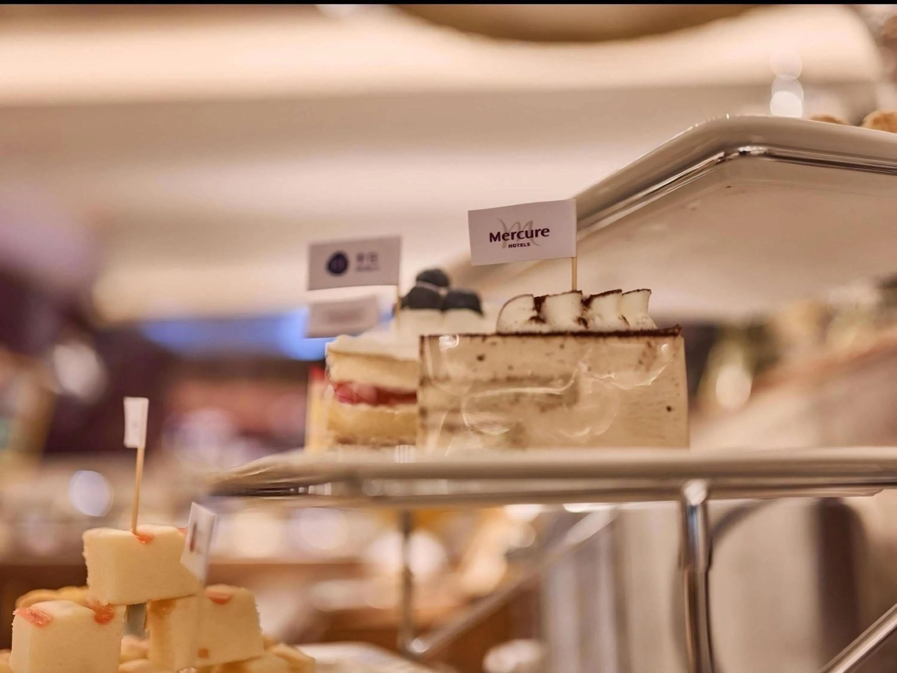 Restaurant/places to eat in Mercure Xi'an Stadium Hotel