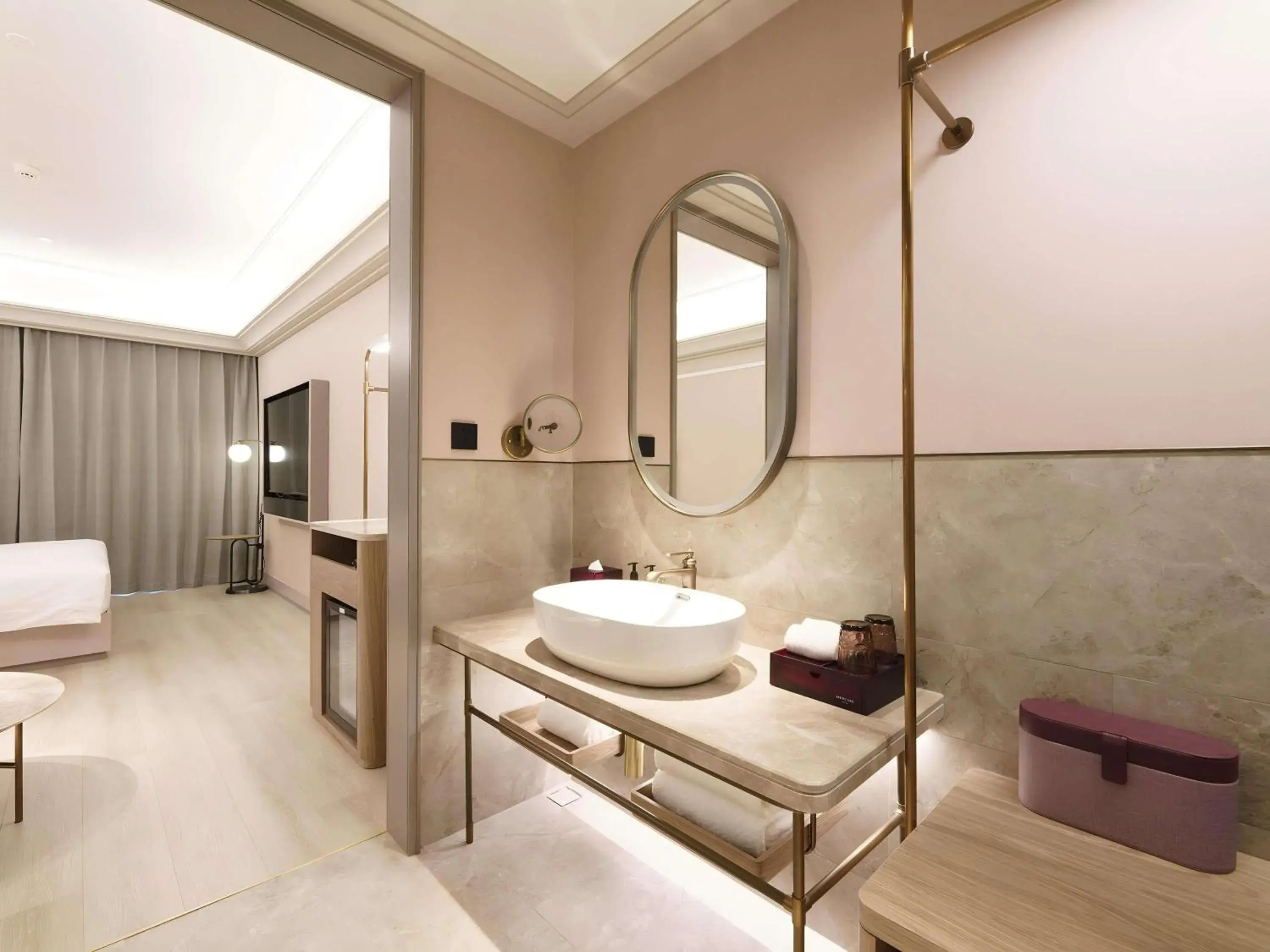 Standard King Room in Mercure Xi'an Stadium Hotel Standard King Room in Mercure Xi'an Stadium Hotel