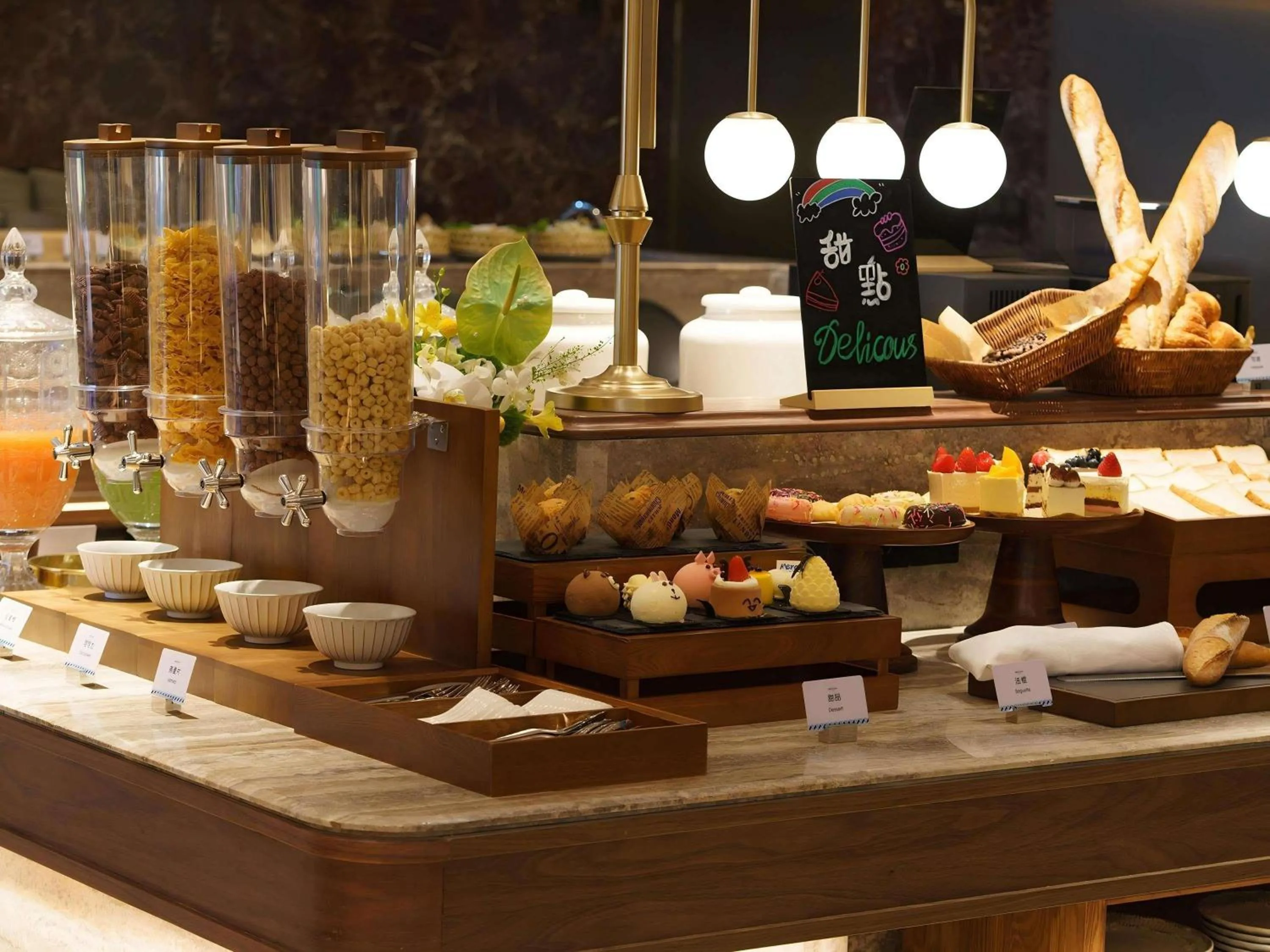 Breakfast in Mercure Xi'an Stadium Hotel