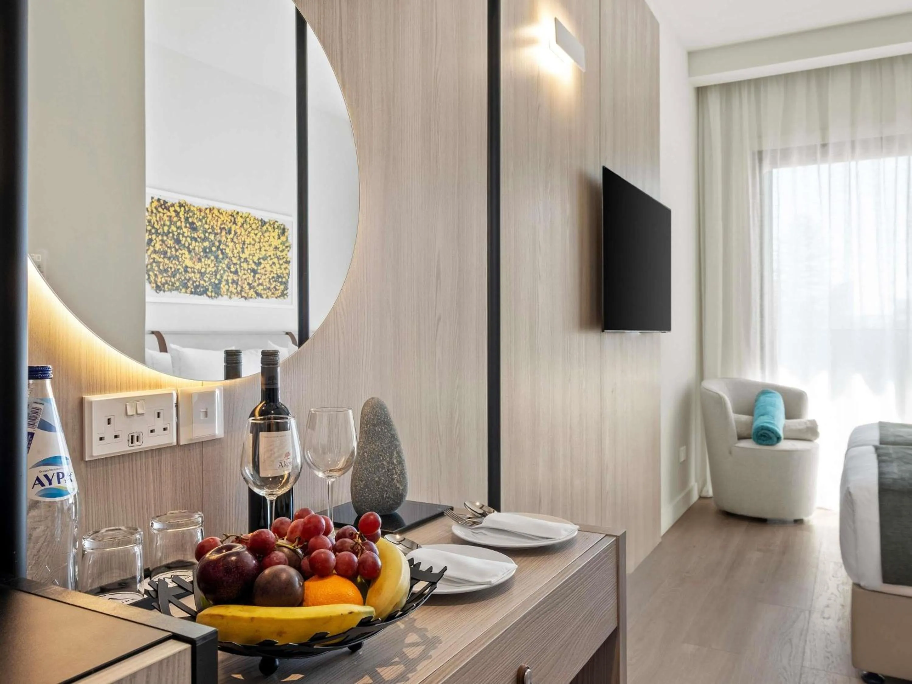 Bedroom in Mercure Larnaca Finikoudes Beach