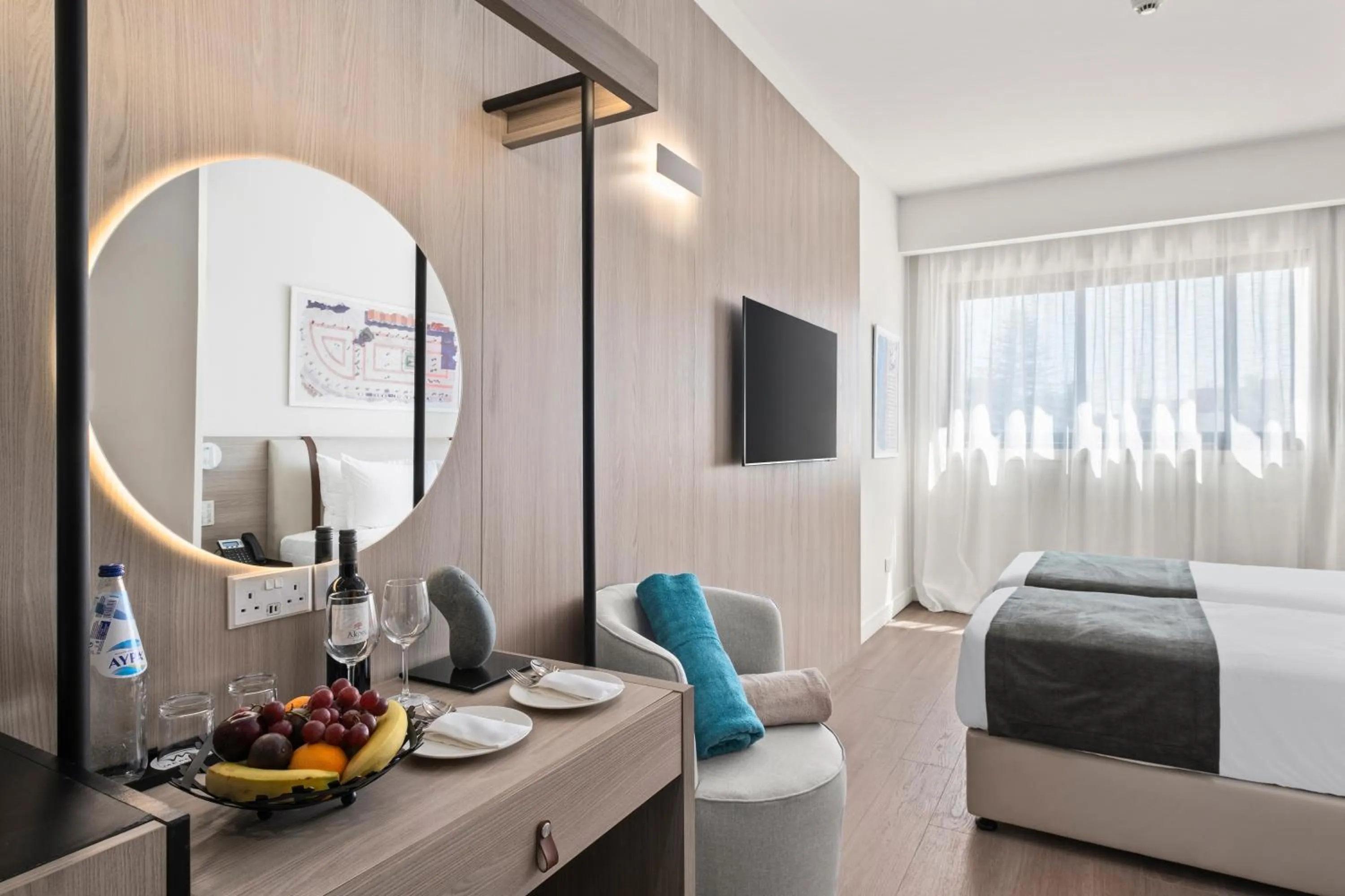 Bedroom, Bed in Mercure Larnaca Finikoudes Beach