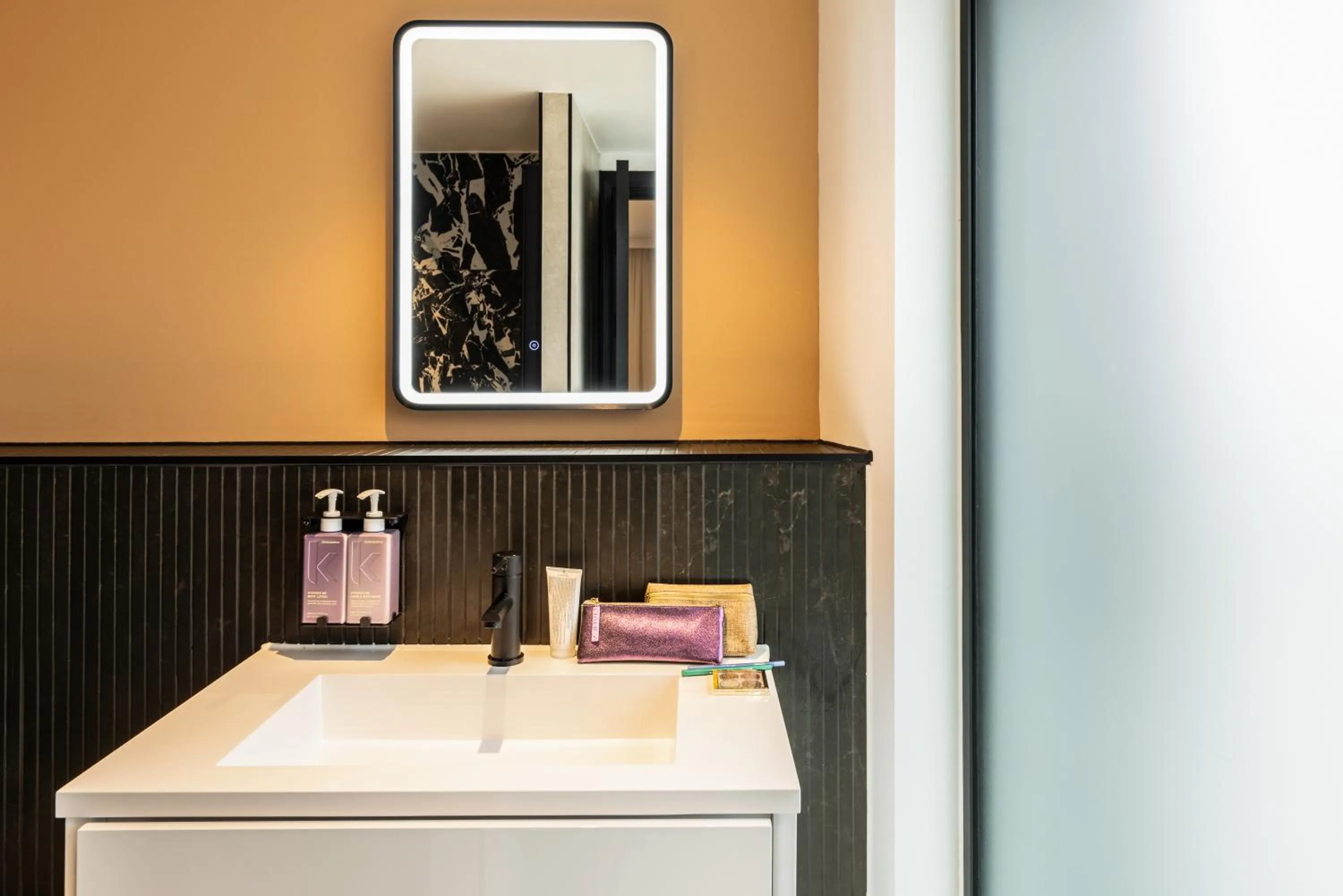 Bathroom in TRIBE Manchester Airport by Accor